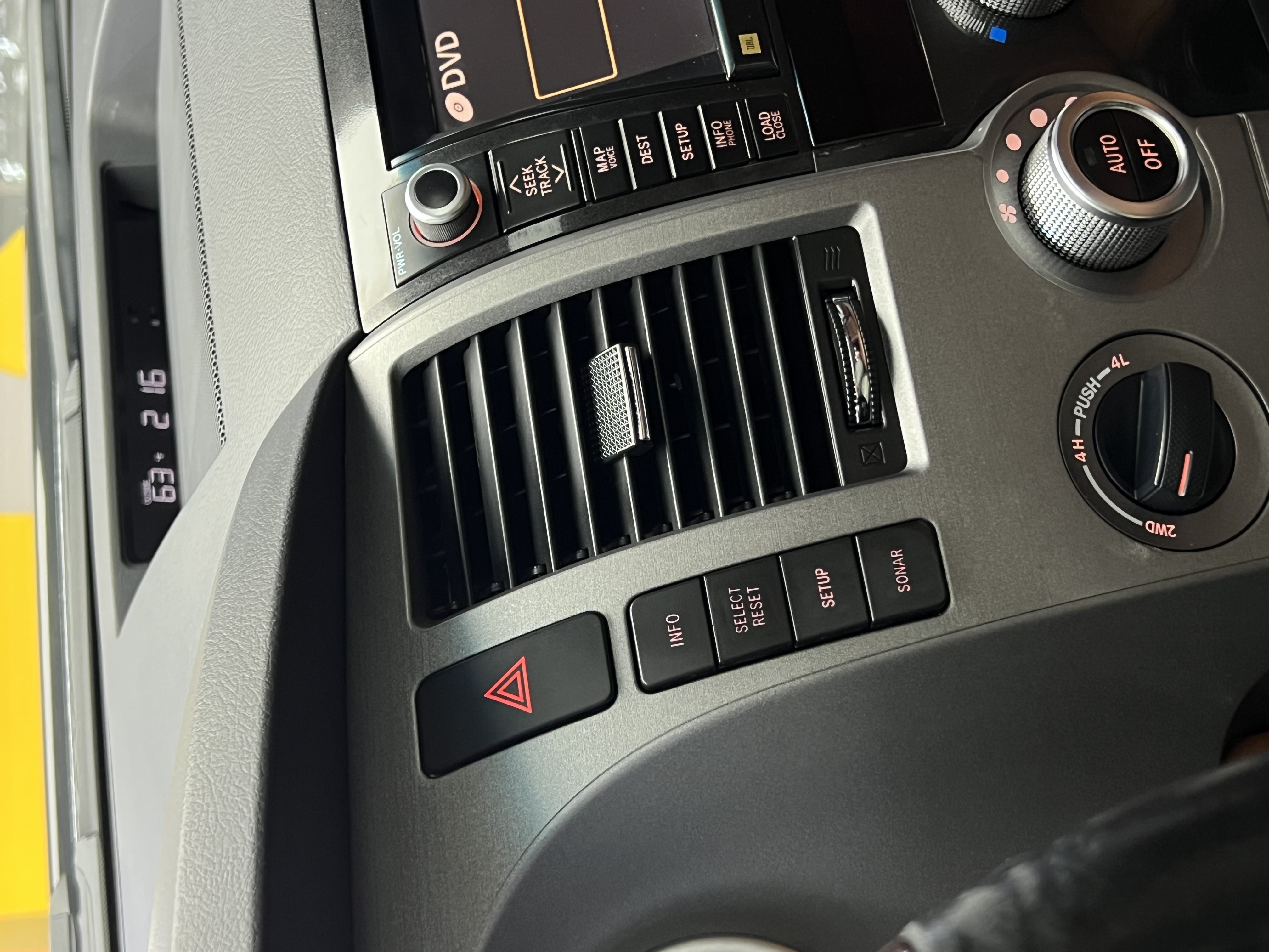 丰田 红杉 2011 汽车图片 #32