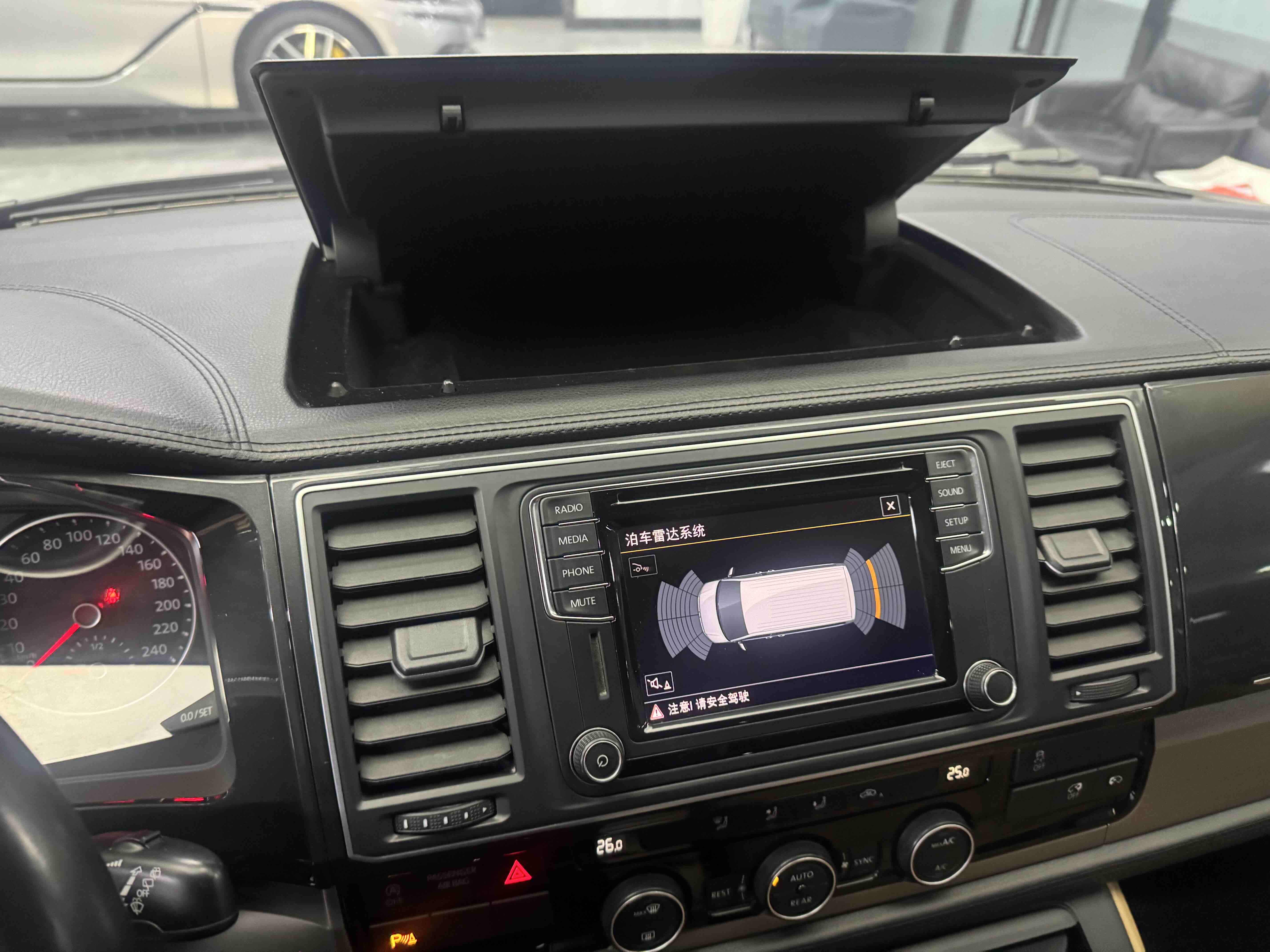 Volkswagen Caravelle 2018 #32 Volkswagen Caravelle 2018 car image #32