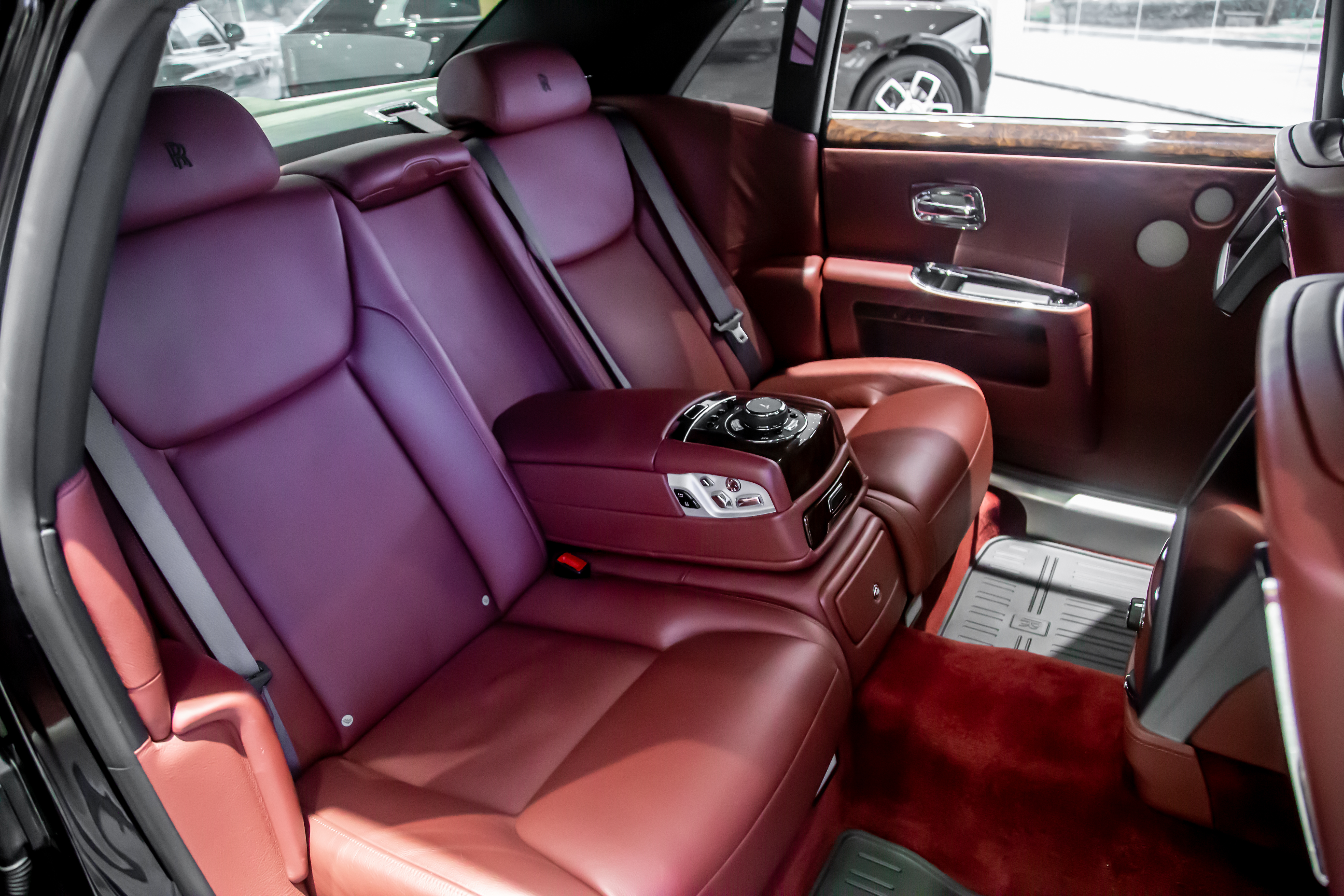 劳斯莱斯 古思特 2017 汽车图片 #32