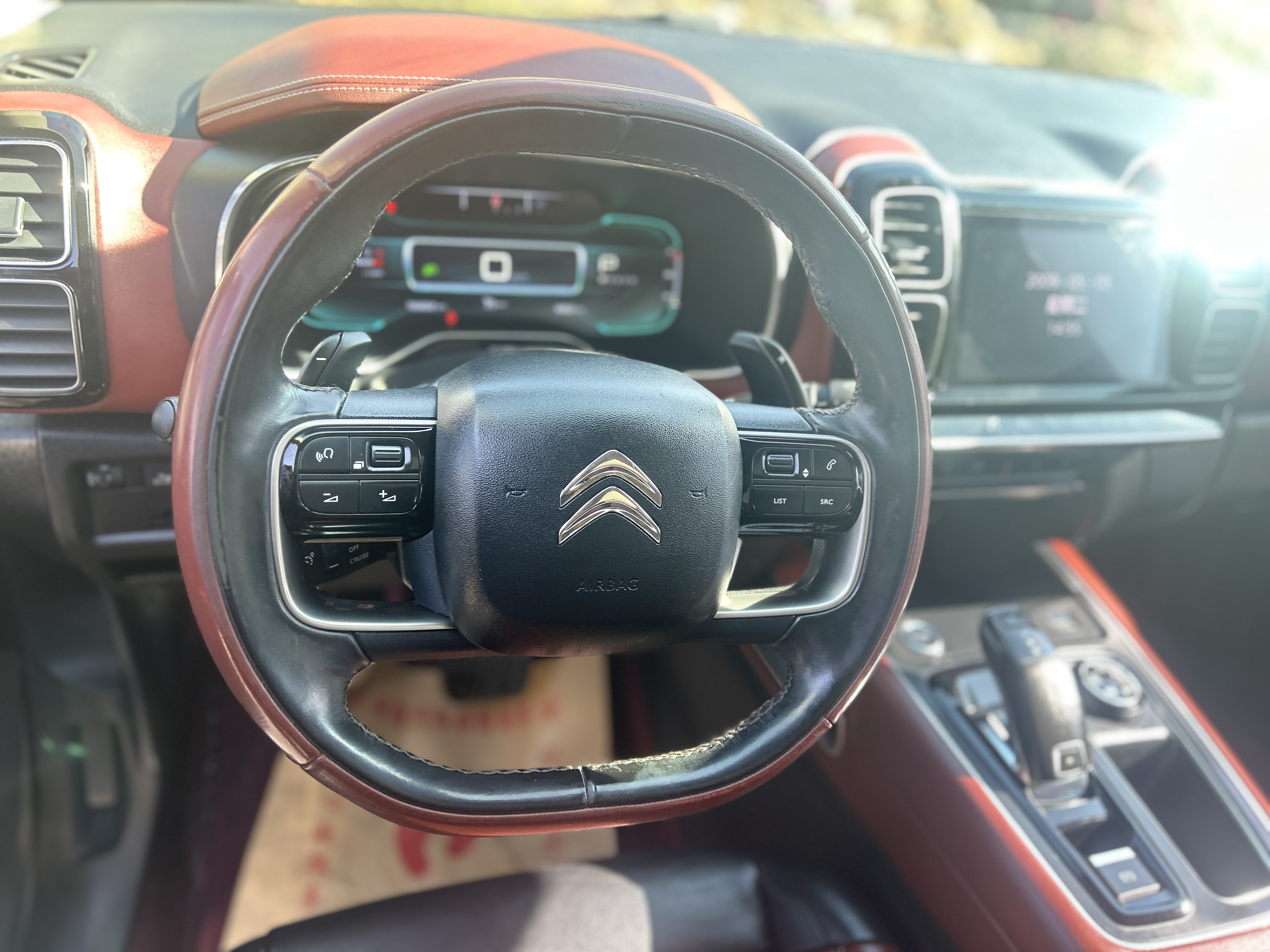 Citroen C5 AIRCROSS 2018 immagine di auto #32