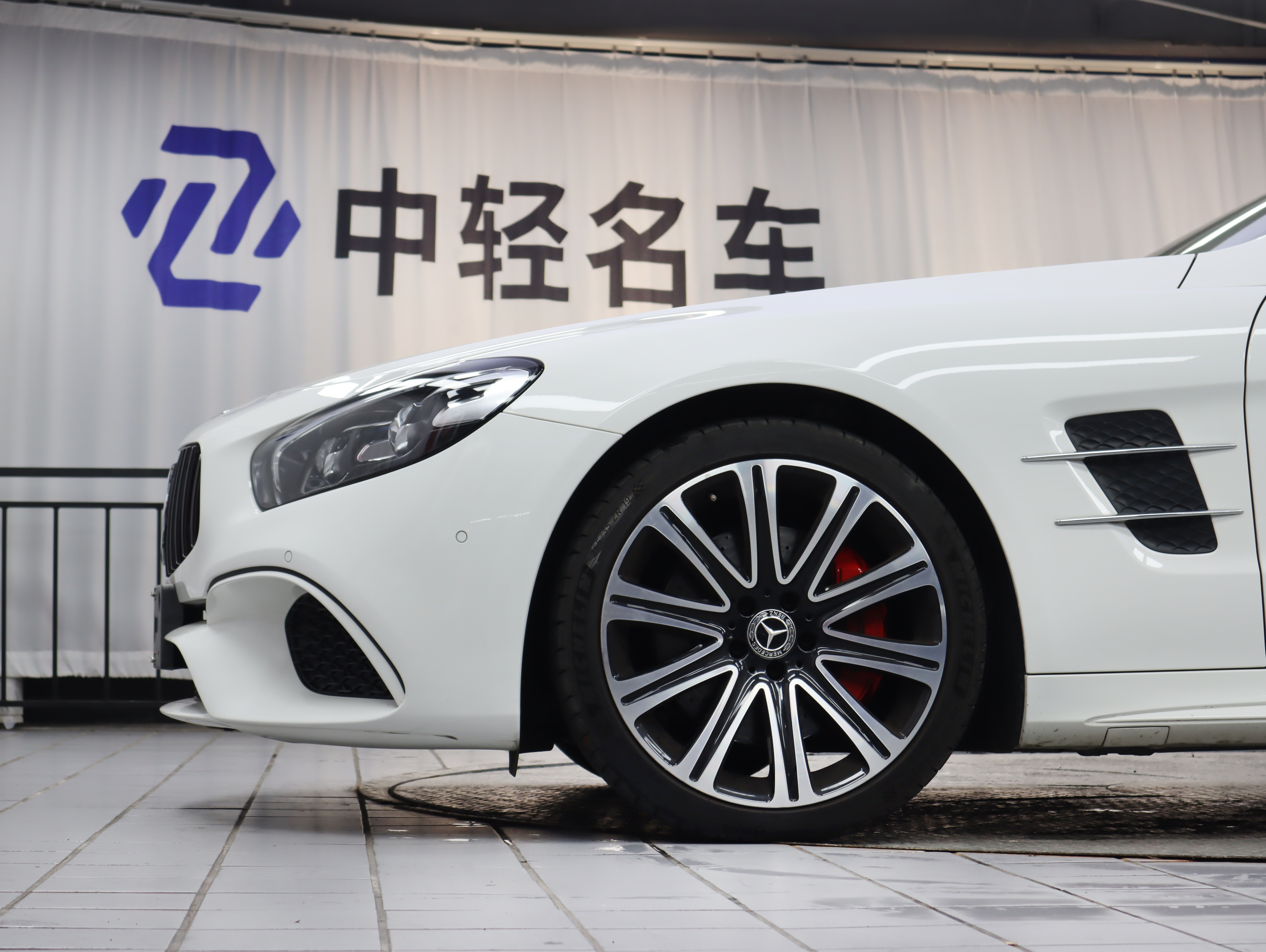 Mercedes-Benz SL Class 2019 car image #32