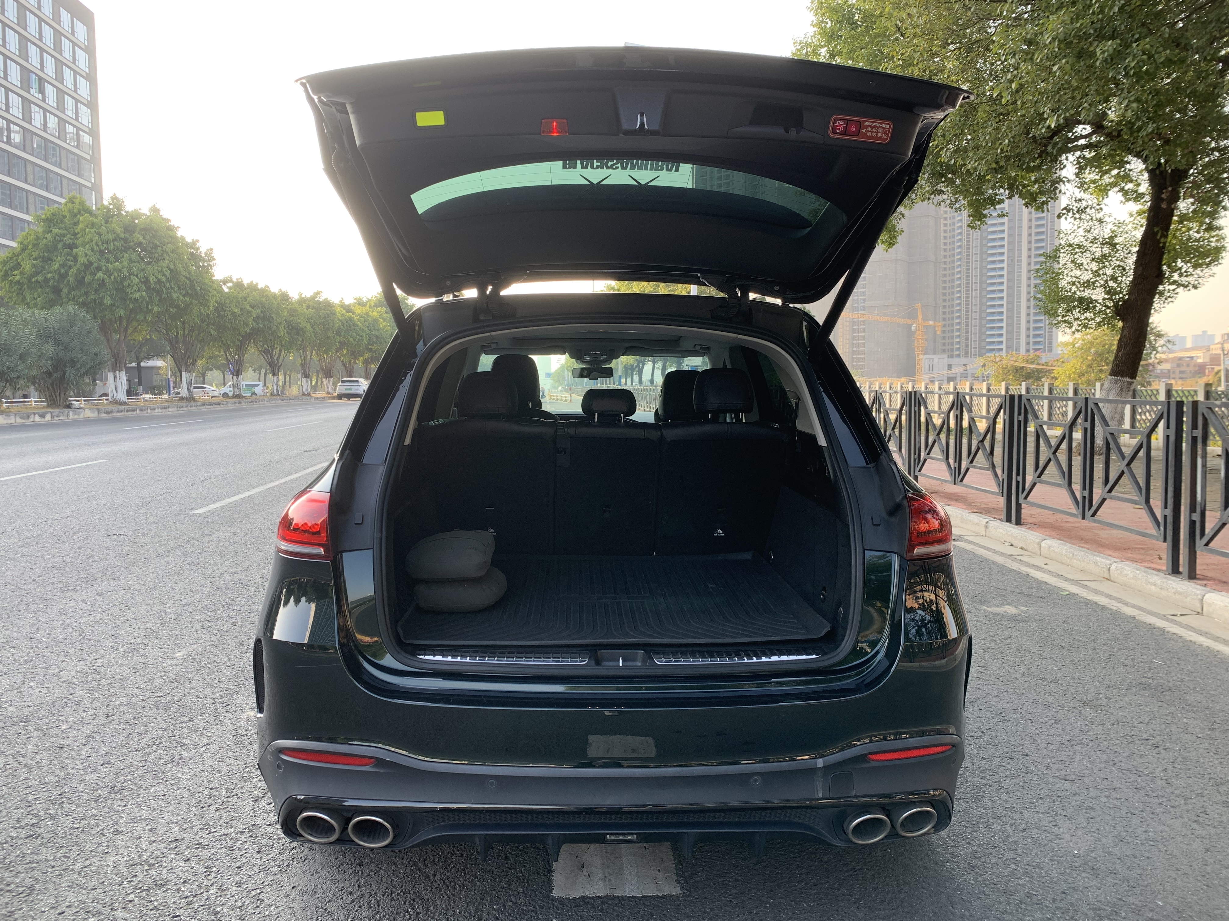 Mercedes-Benz GLE Class 2020 car image #32