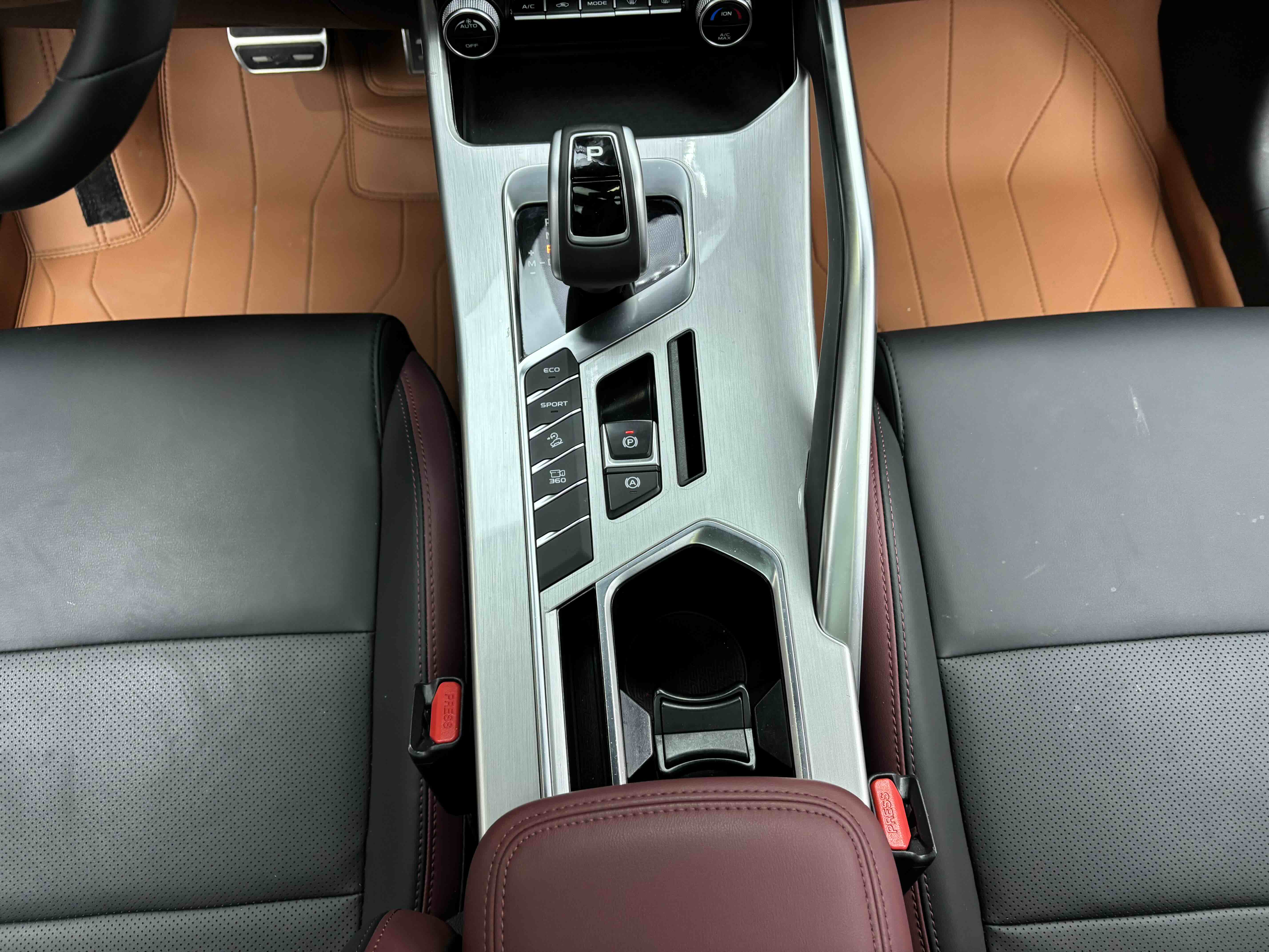 GEELY Coolray 2021 #32 GEELY Coolray 2021 car image #32