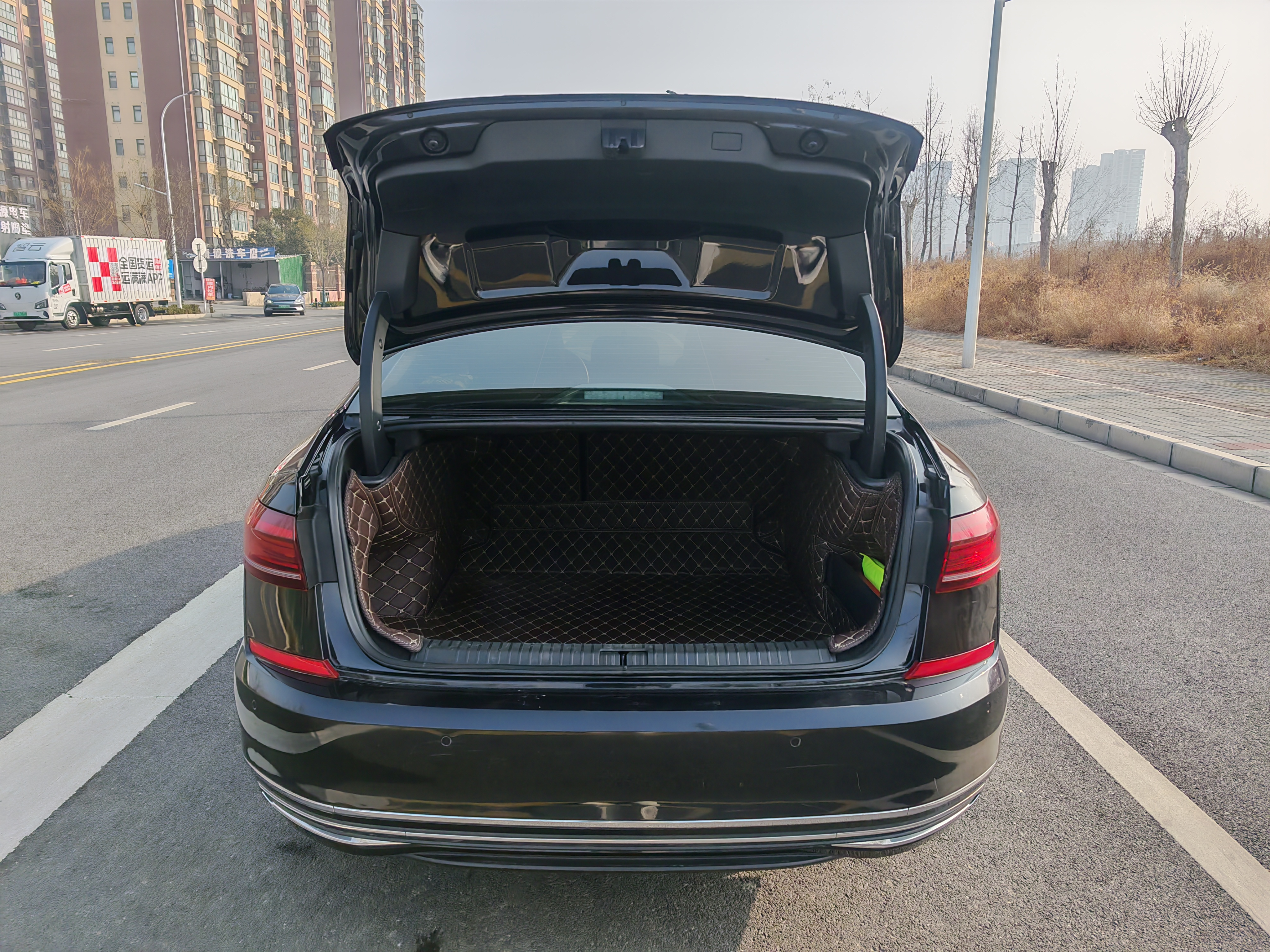 Volkswagen Passat 2022 car image #32