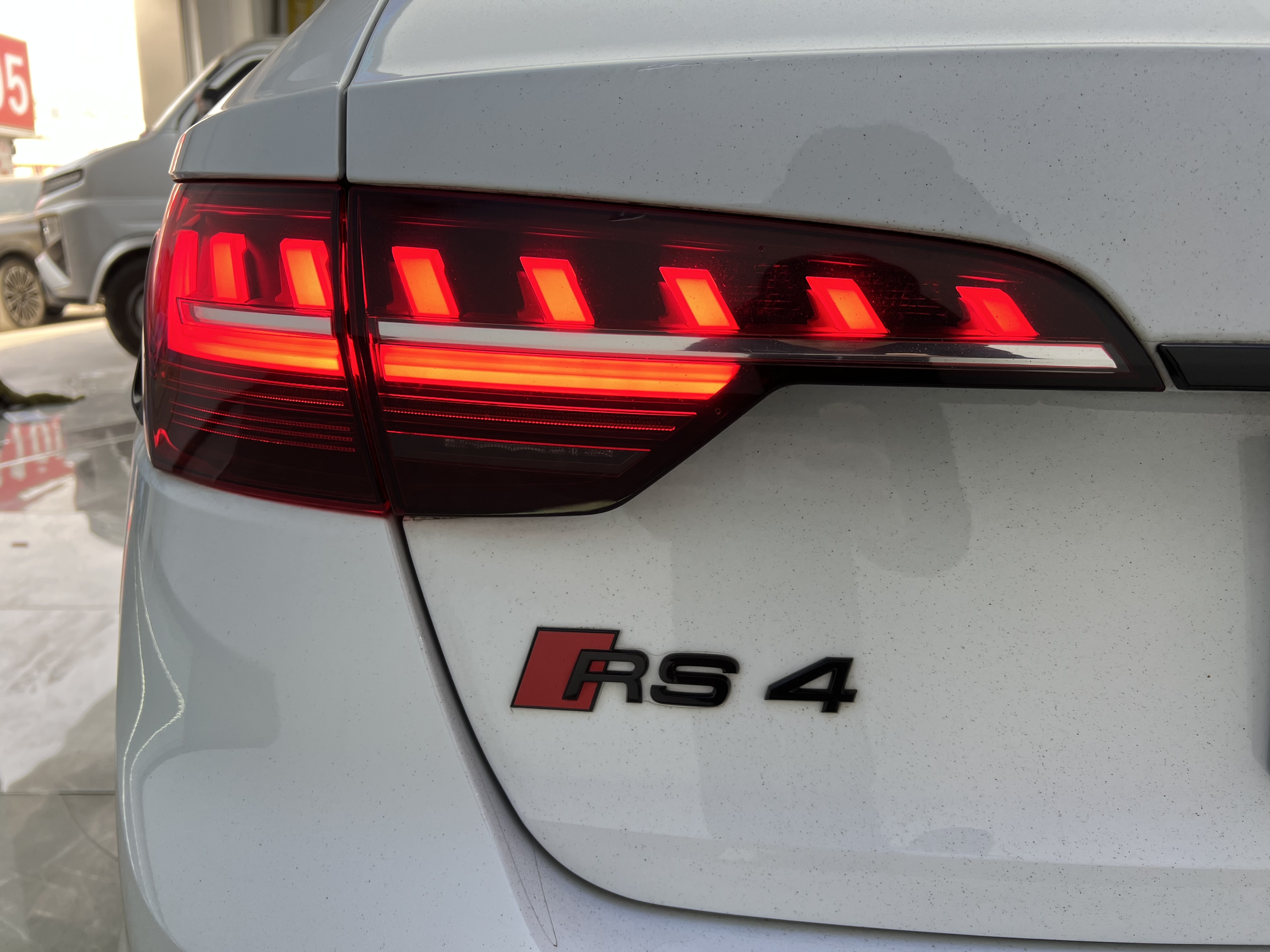 Audi RS 4 2022 car image #32