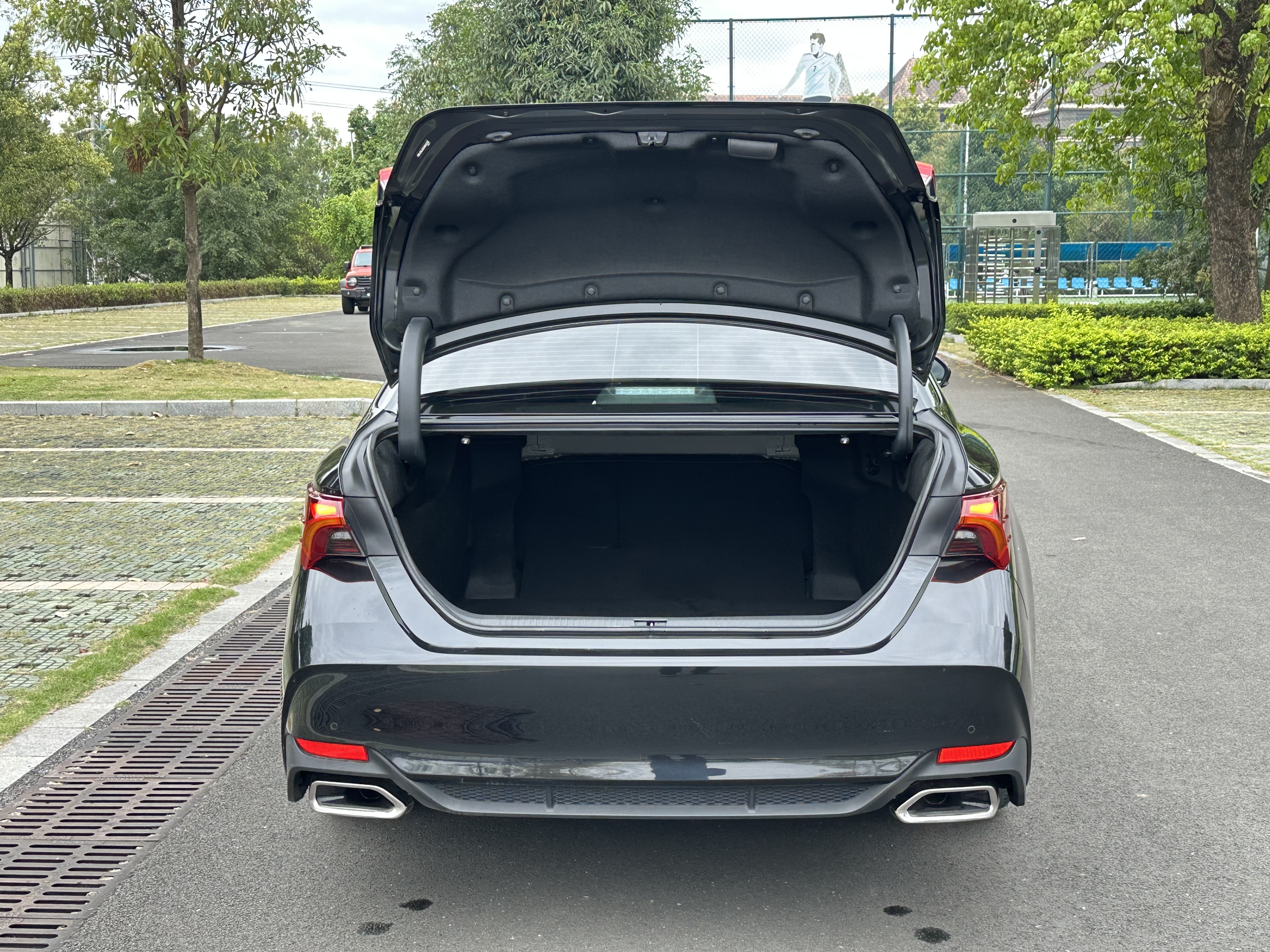 Toyota Avalon 2023 car image #32