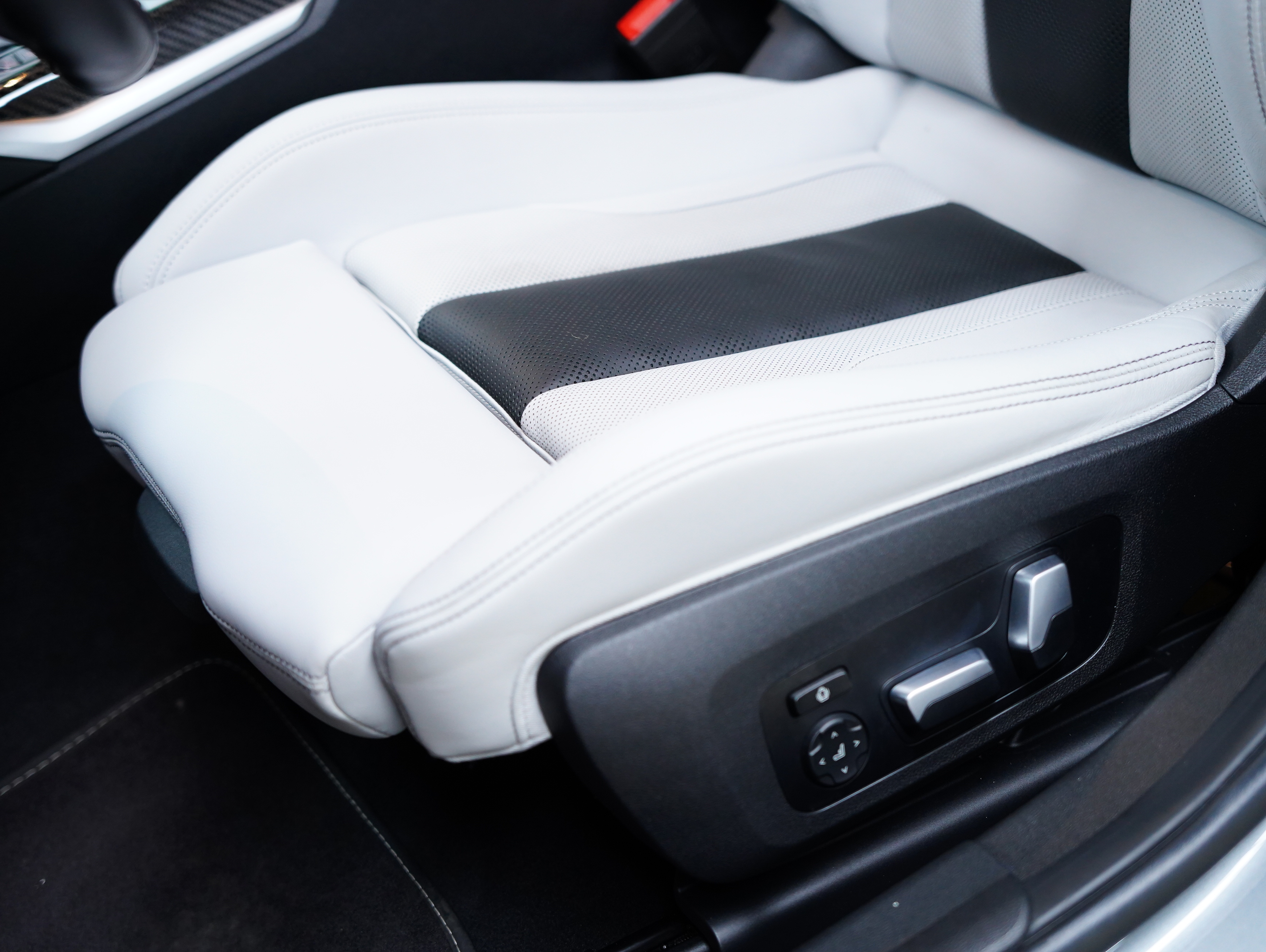 BMW M3 2024 imagen de coche #32