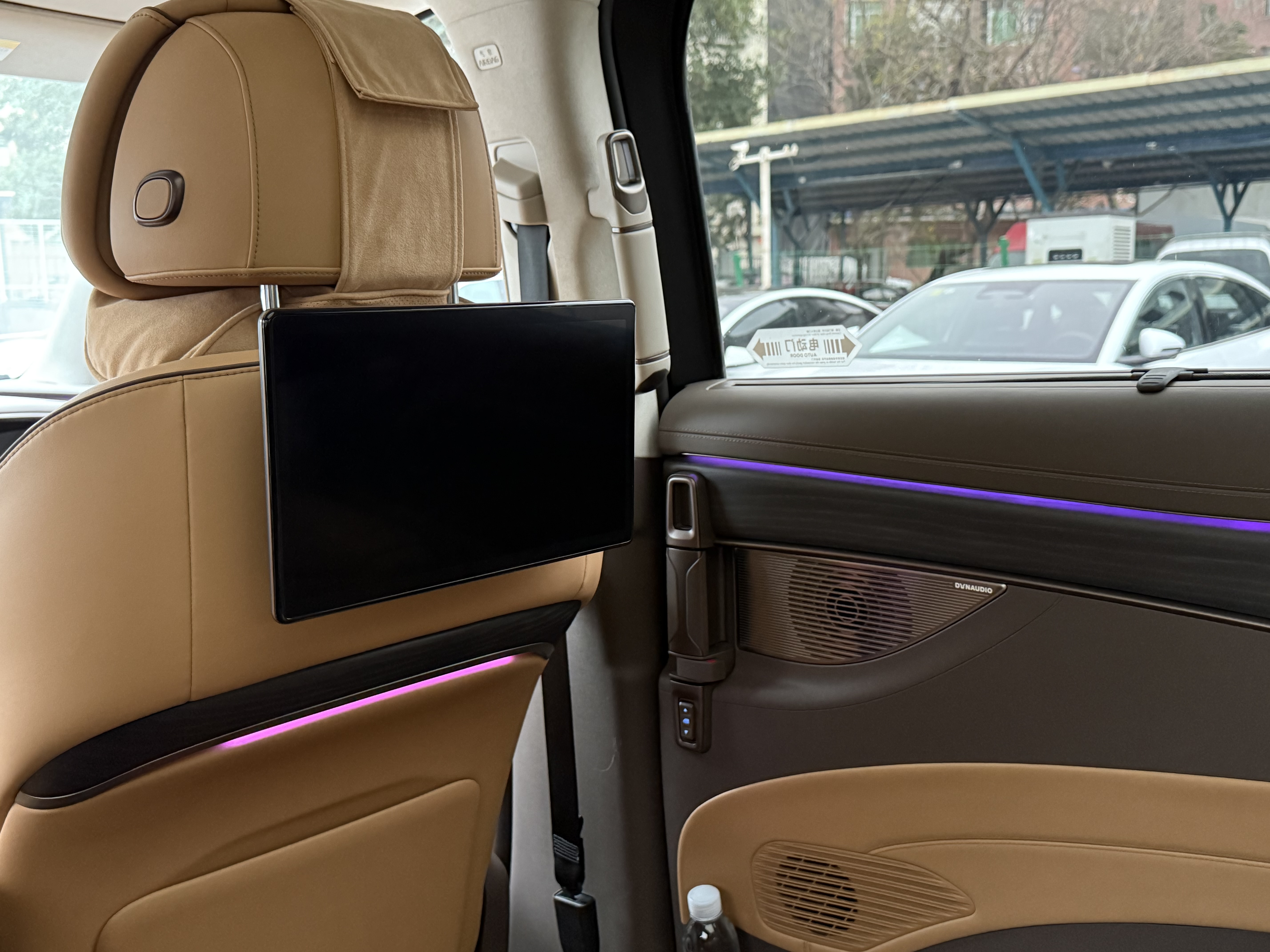 腾势 腾势D9 2023 汽车图片 #32