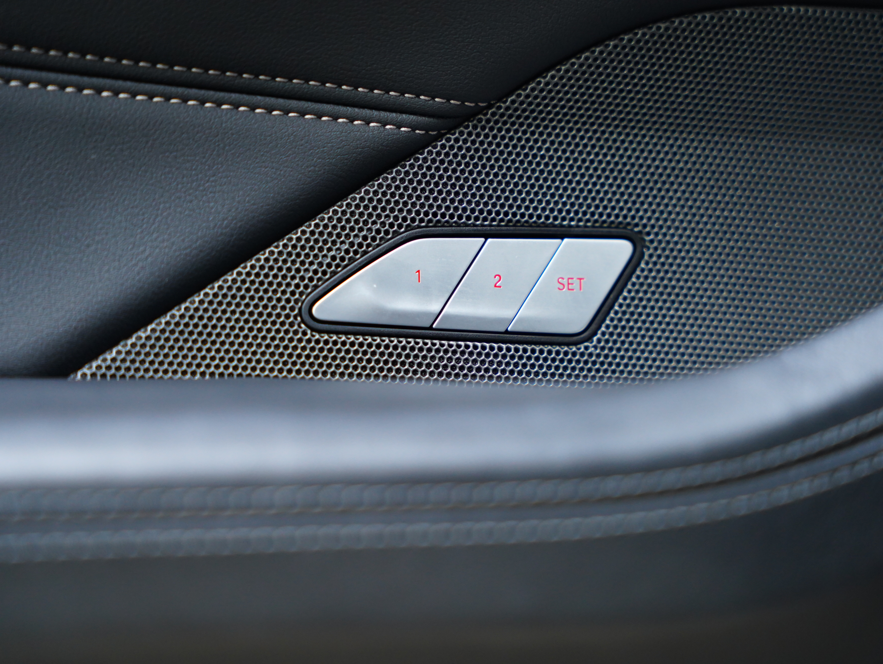 BMW M4 2023 car image #32