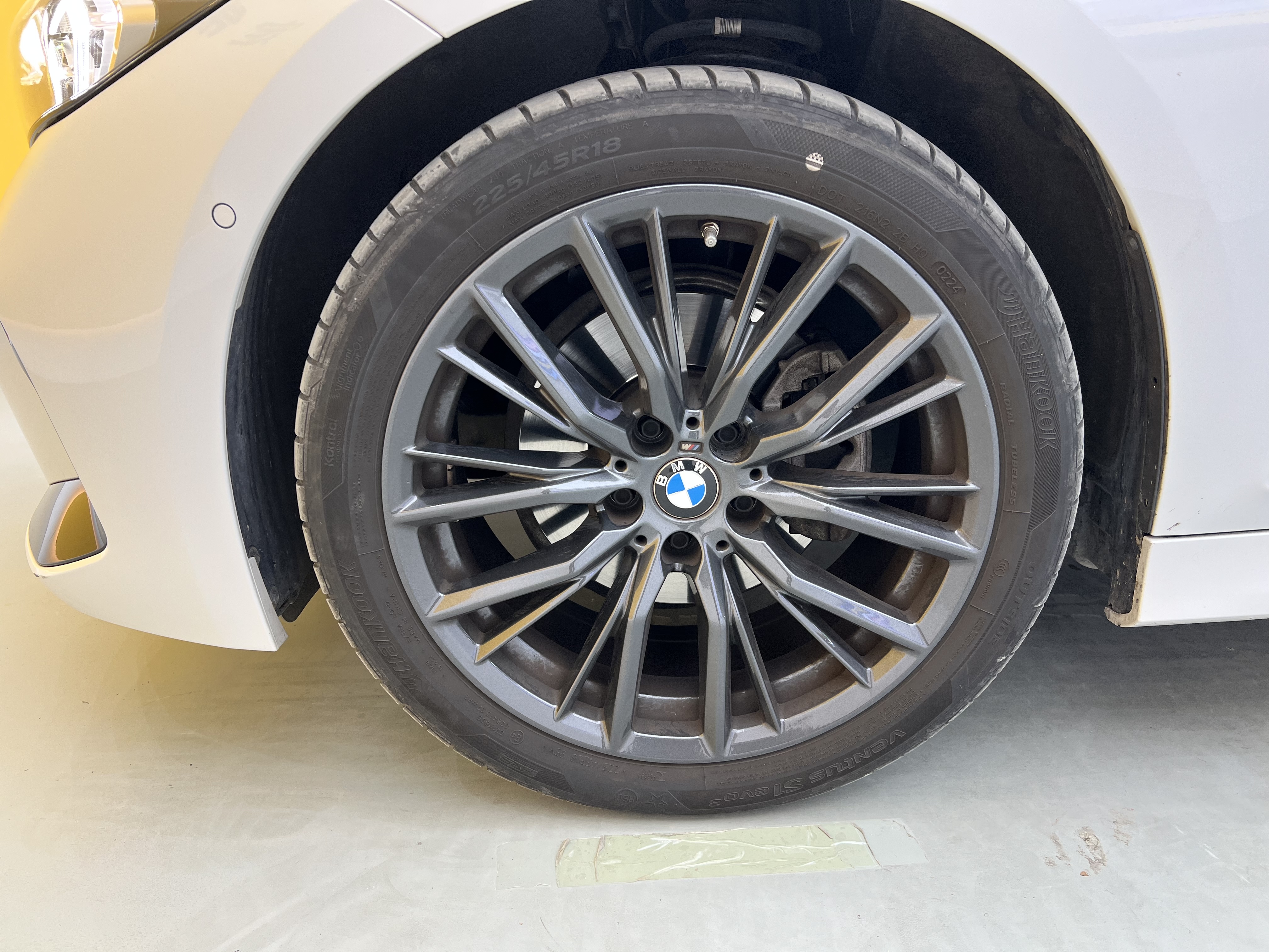 BMW 3 Series 2024 #32 BMW 3 Series 2024 car image #32