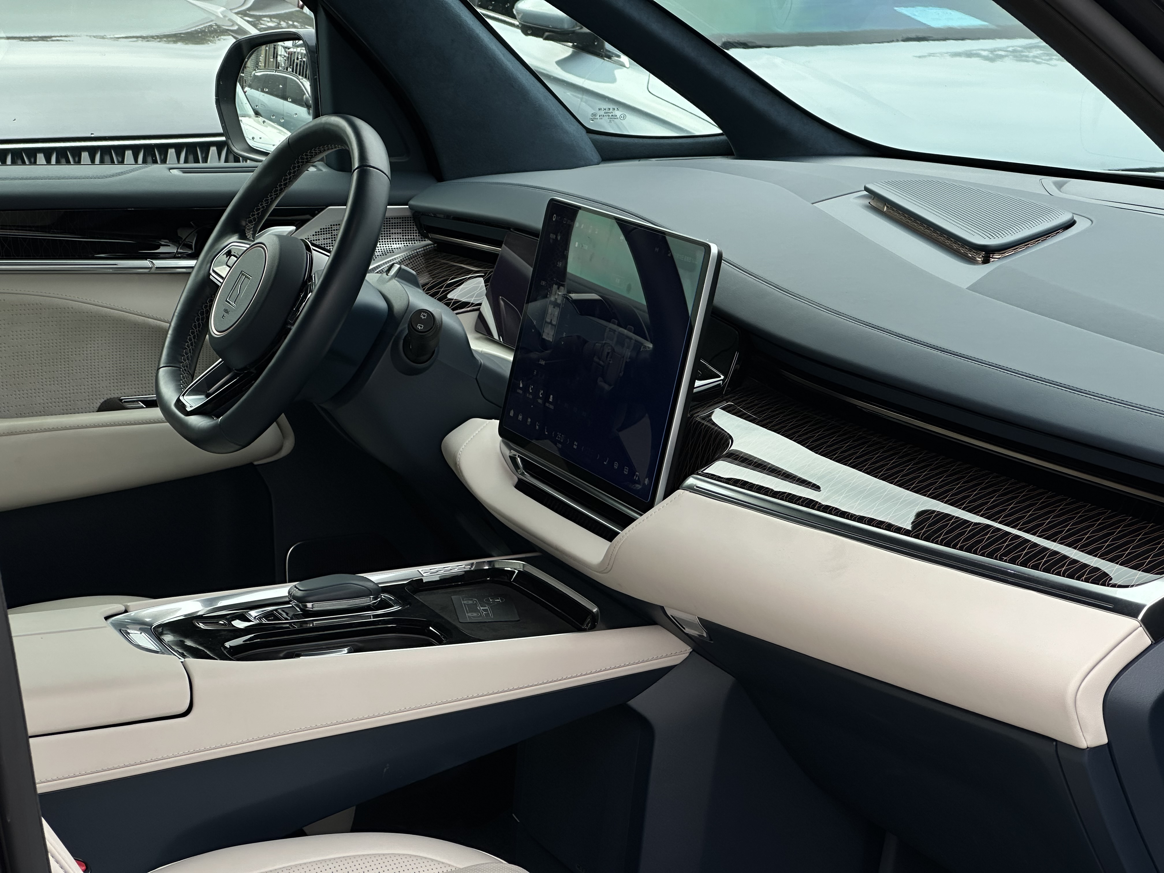 极氪 极氪009 2023 汽车图片 #32