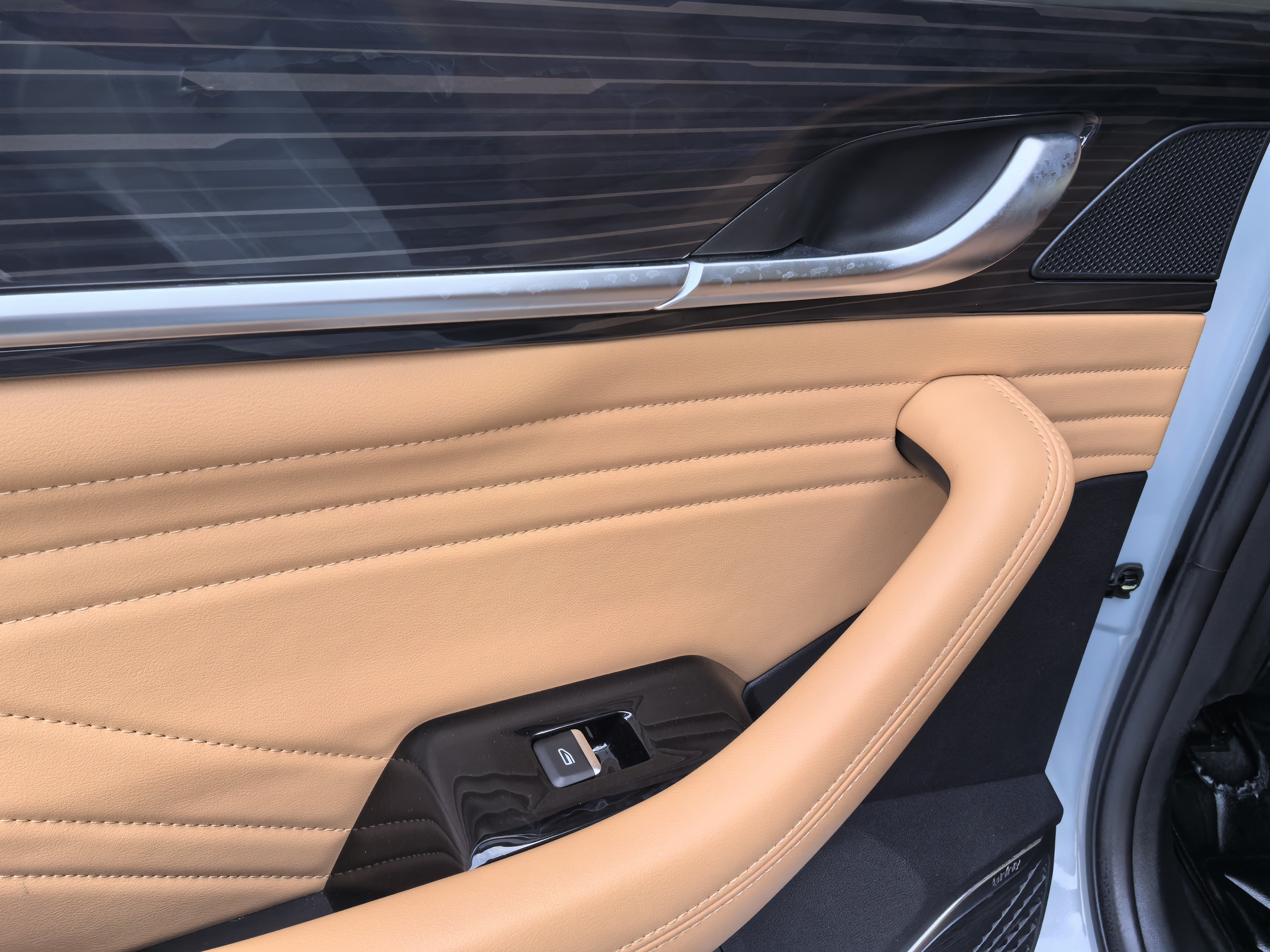 GEELY Monjaro EREV 2023 image de voiture #32