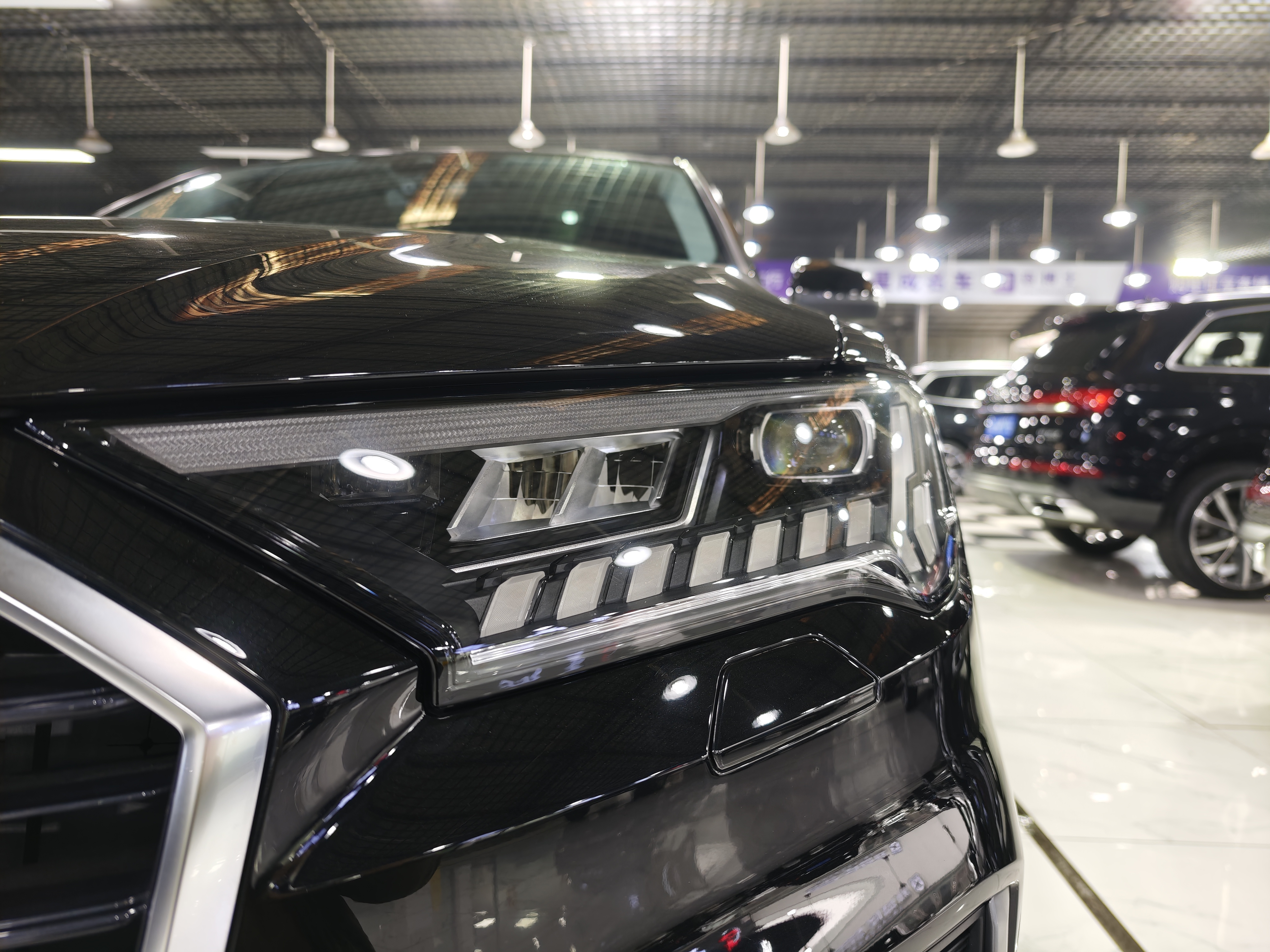 Audi Q7 2023 car image #32