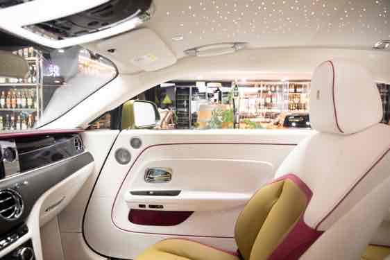 Rolls-Royce Spectre 2025 immagine di auto #32