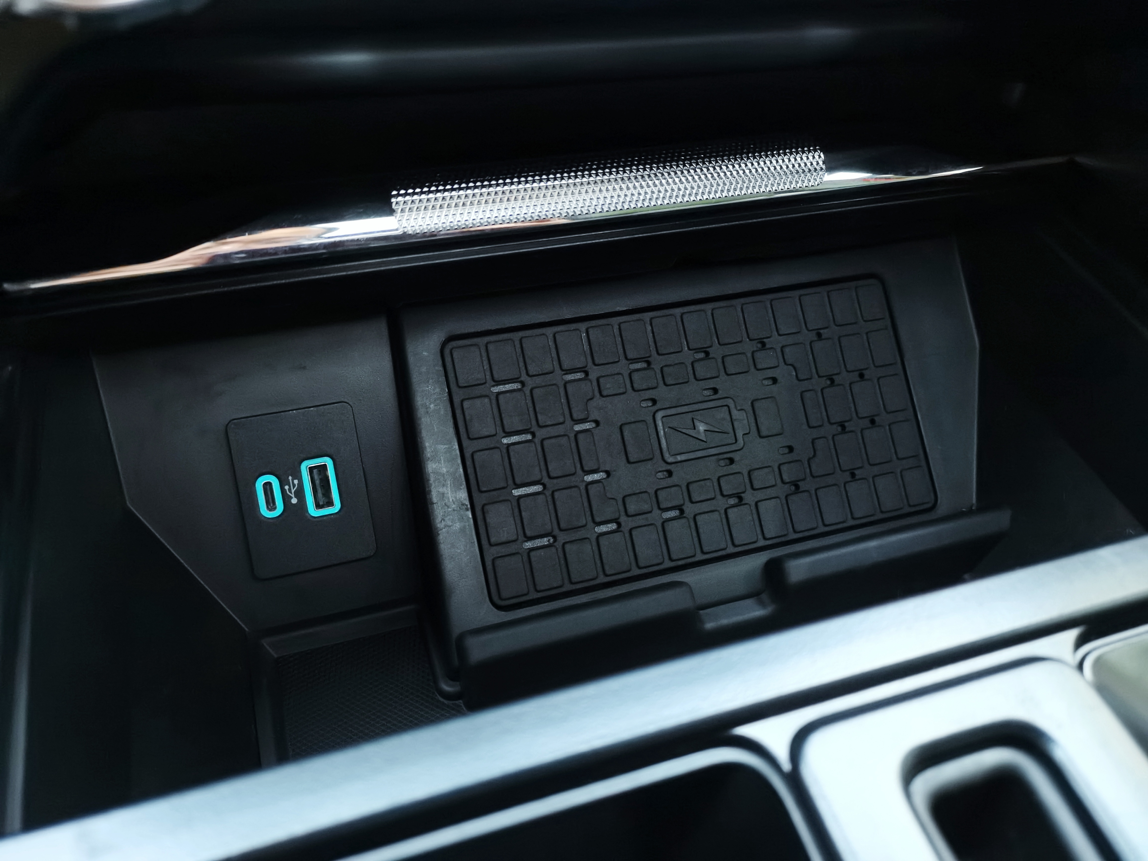 Ford F-150 Raptor 2024 car image #32