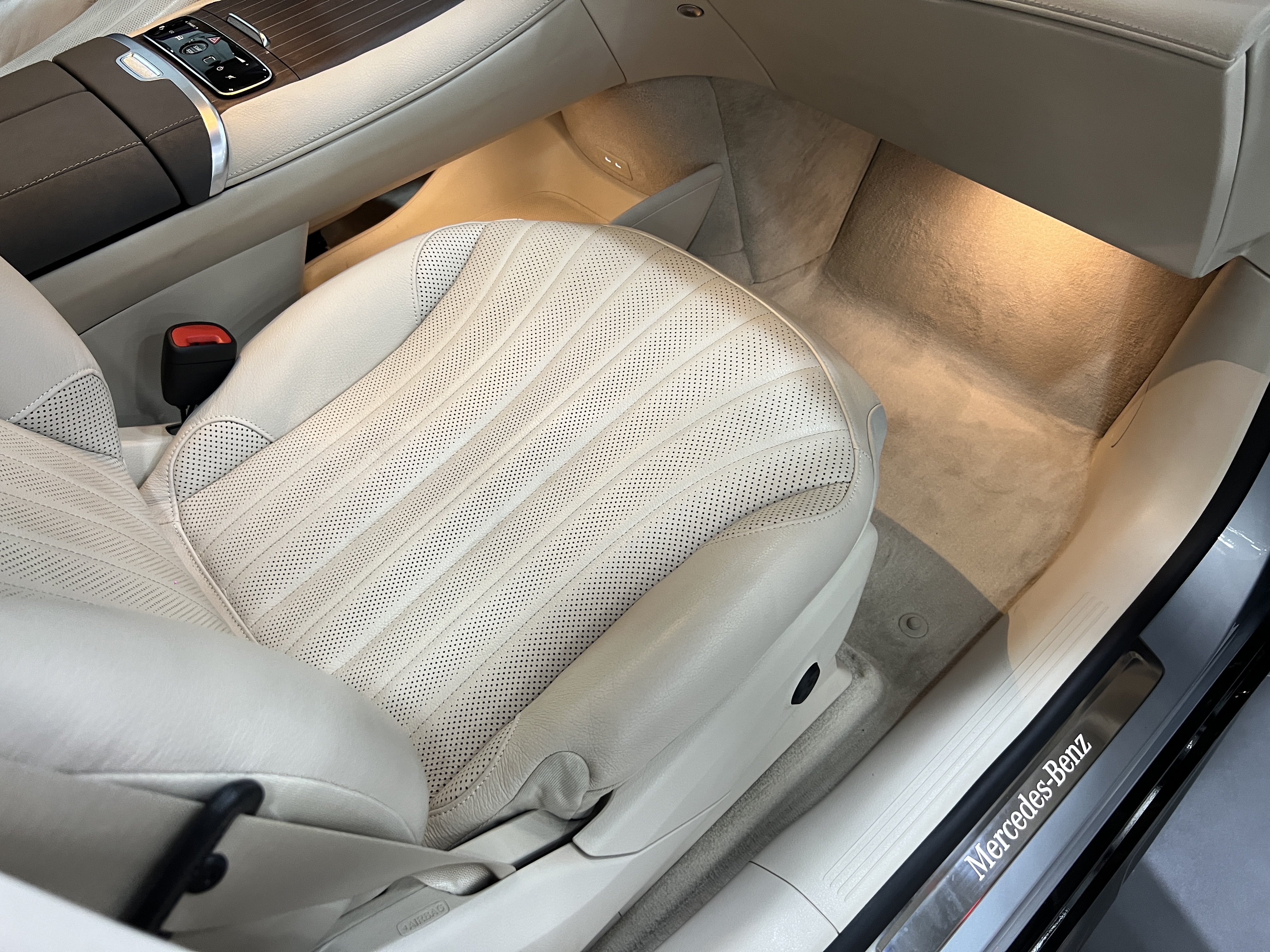 Mercedes-Benz EQS SUV 2023 car image #32