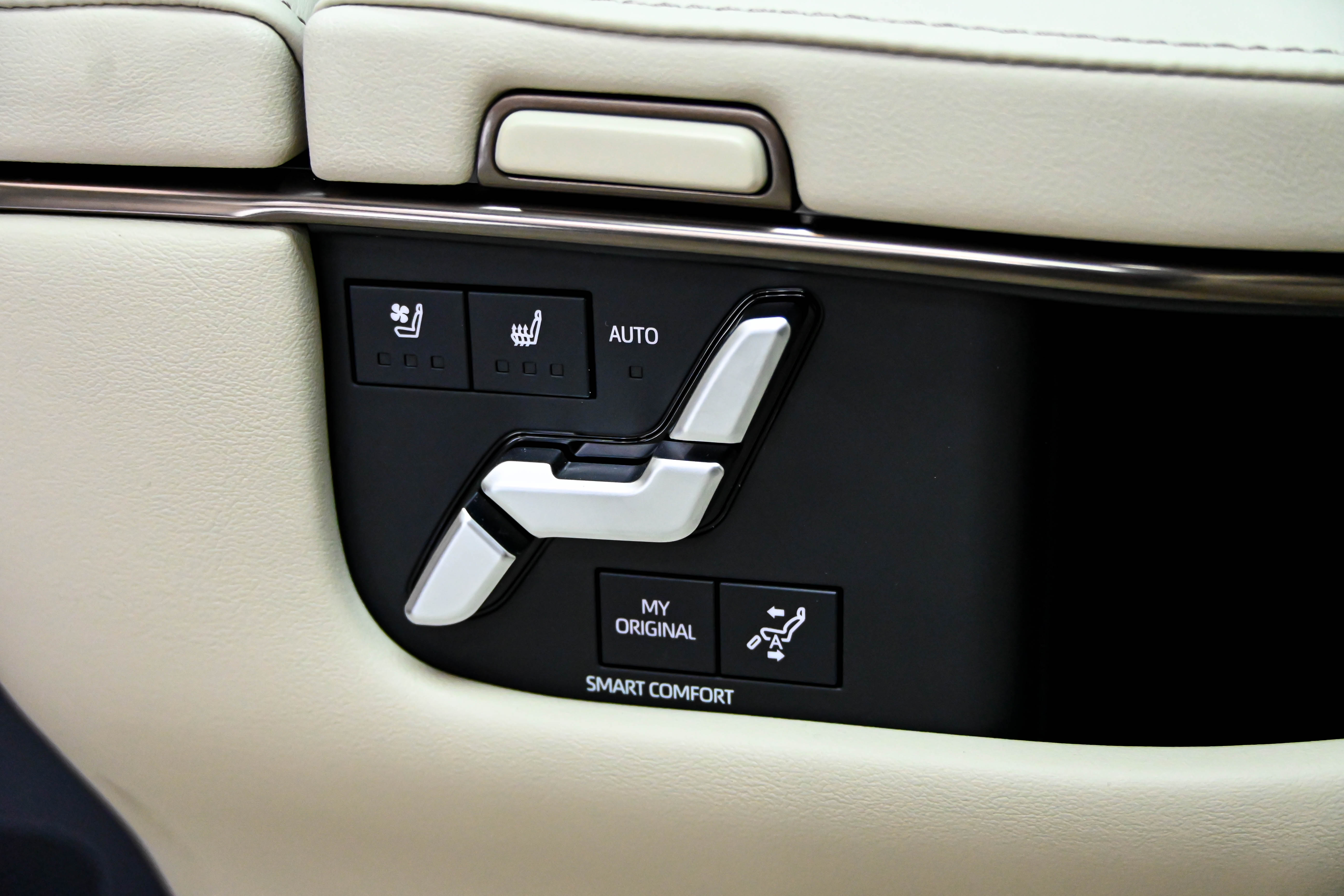 Toyota Vellfire 2026 صورة سيارة #32