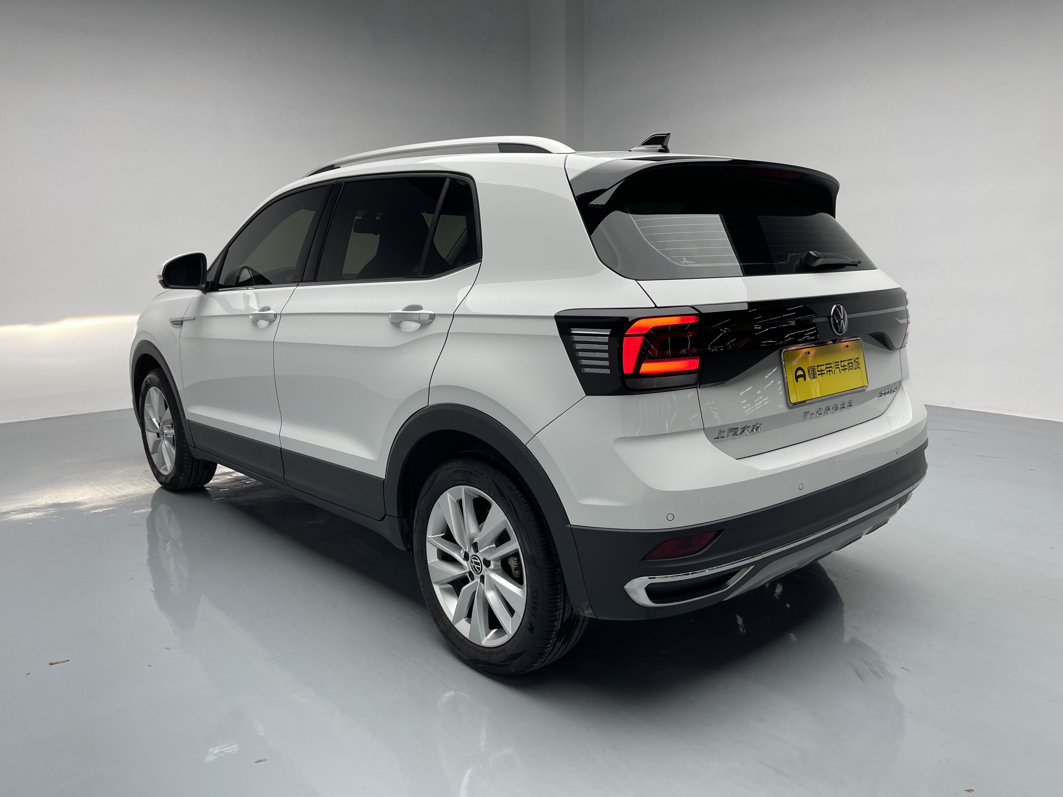 Volkswagen T-Cross 2024 #32 Volkswagen T-Cross 2024 car image #32