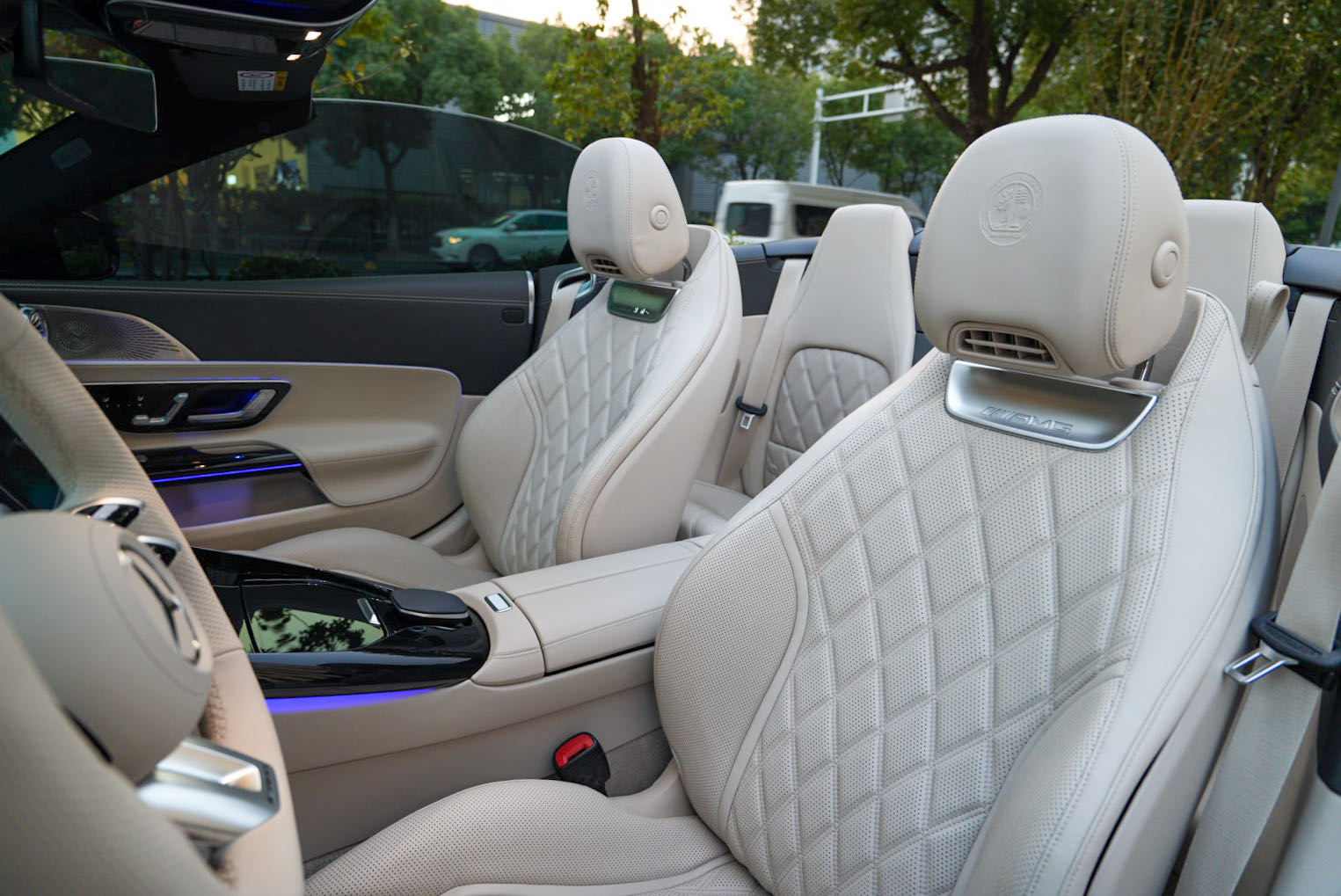 Mercedes-Benz SL Class 2025 immagine di auto #32