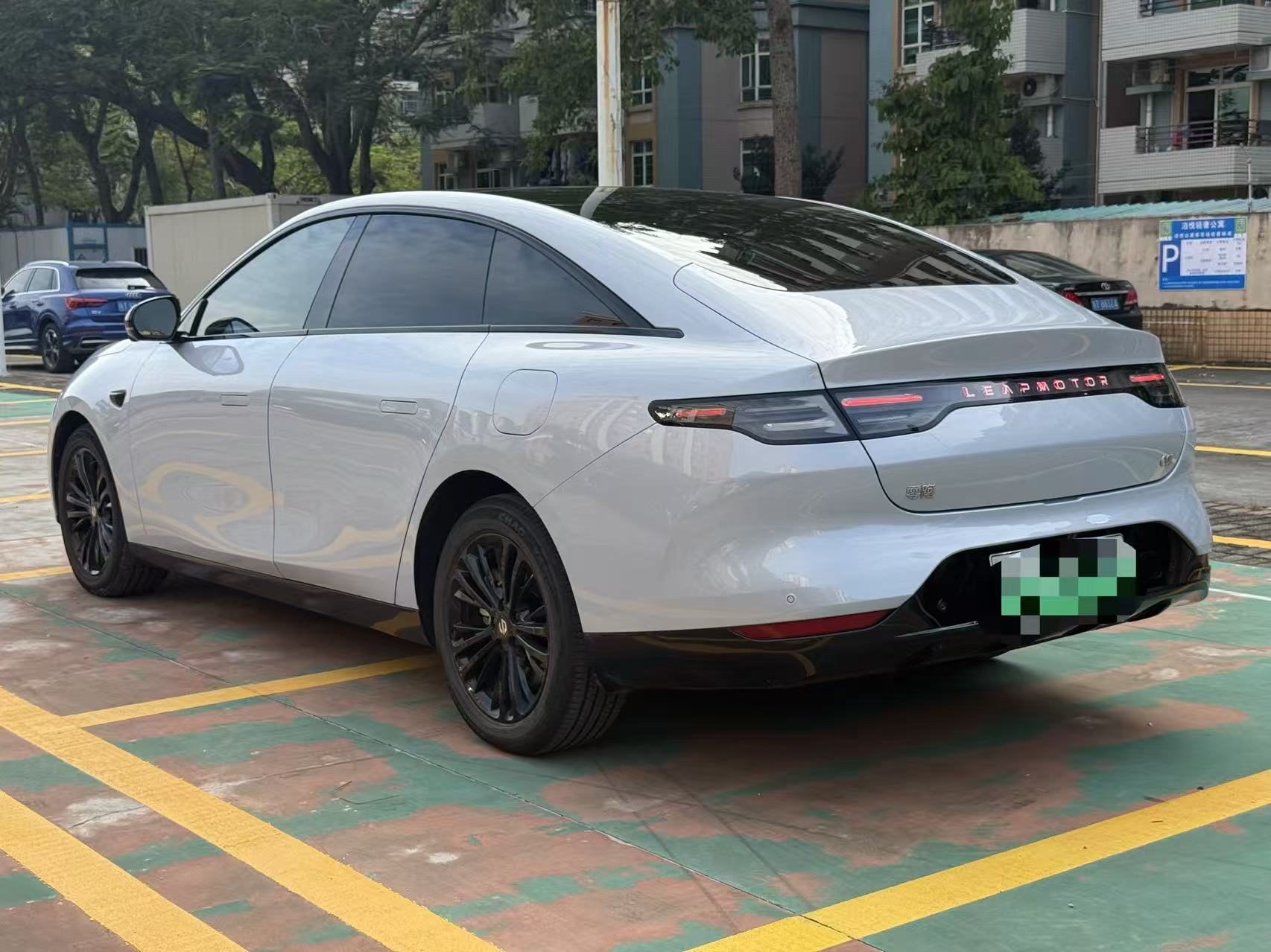 零跑汽车 零跑C01 2024 汽车图片 #32