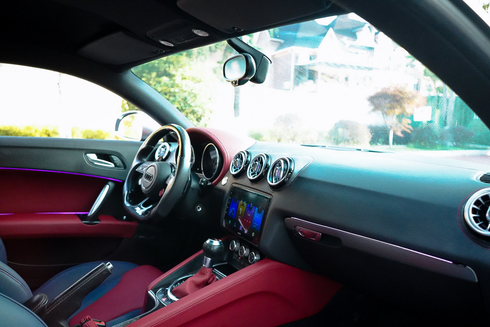 Audi TTS 2011 car image #32