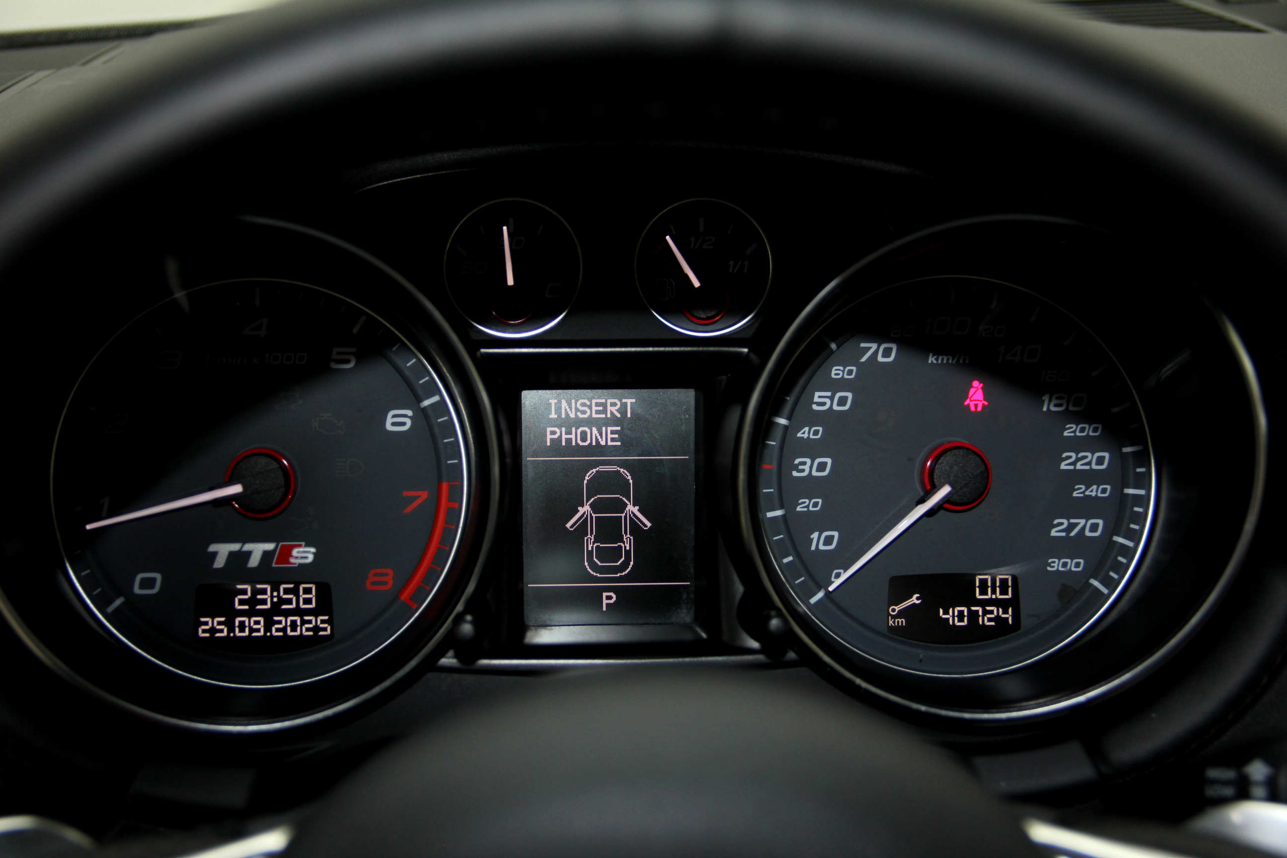 Audi TTS 2011 #32 Audi TTS 2011 car image #32