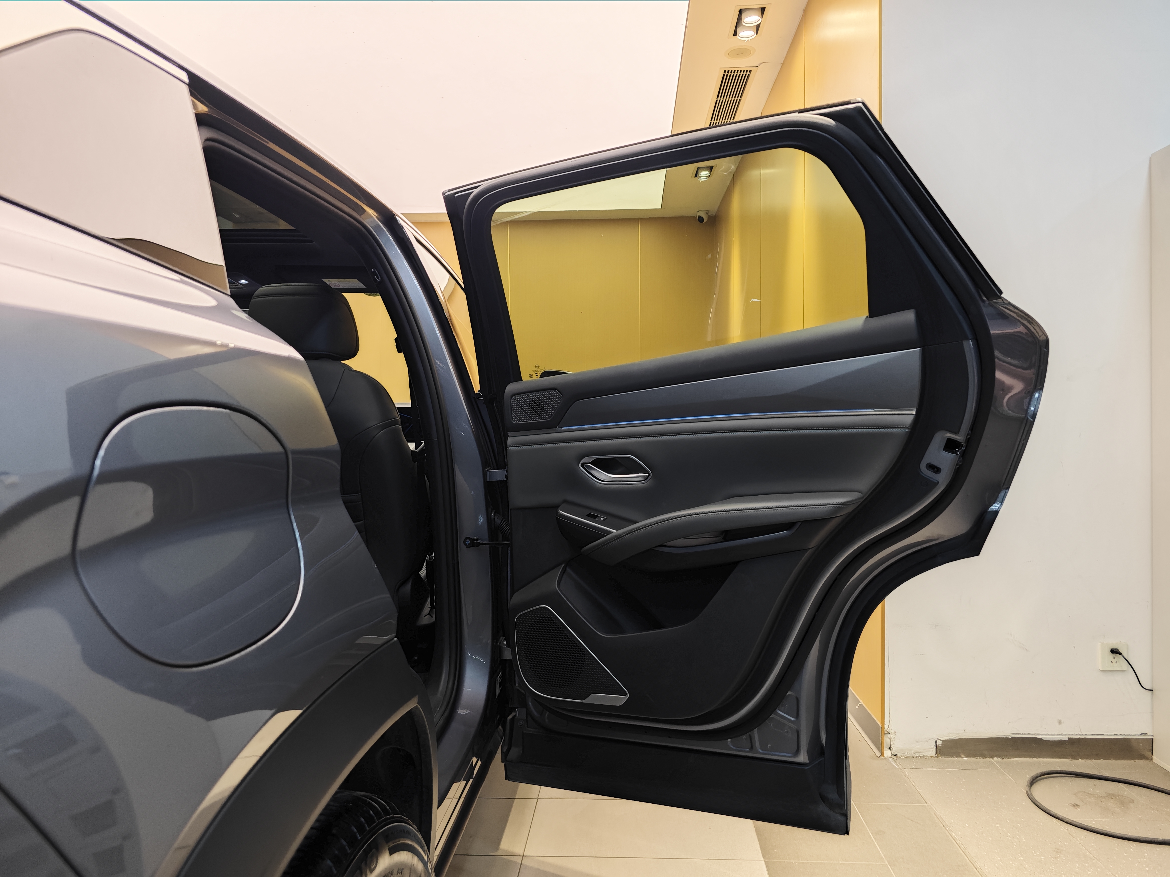 BYD SongL DM-i 2025 car image #32