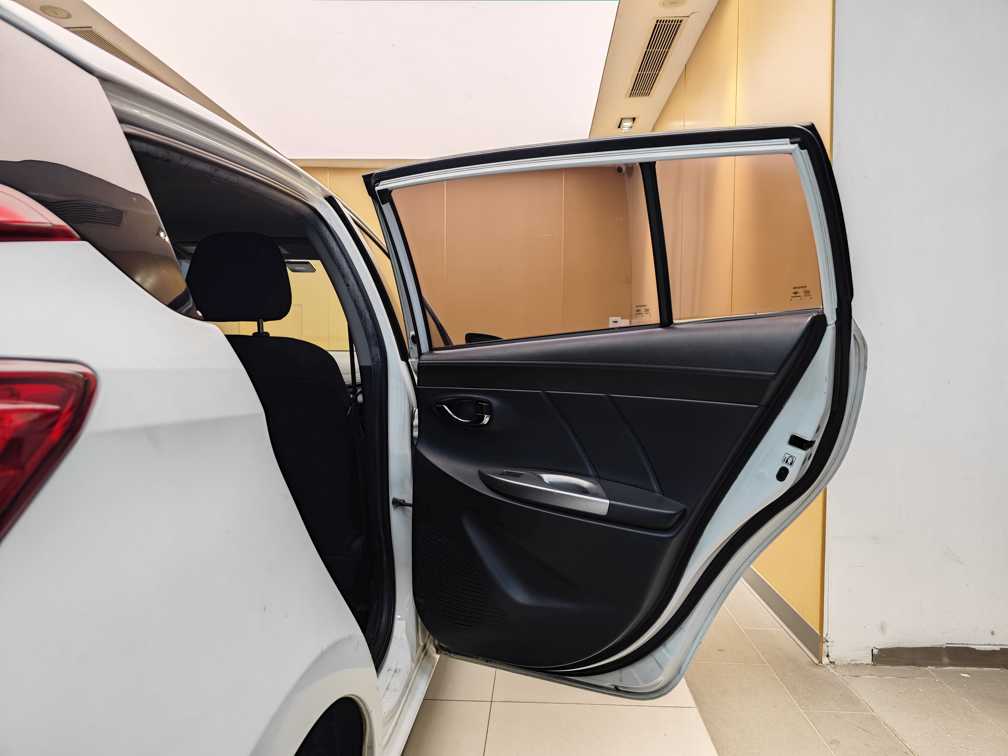 Yaris L Zhixuan 2015 car image #32