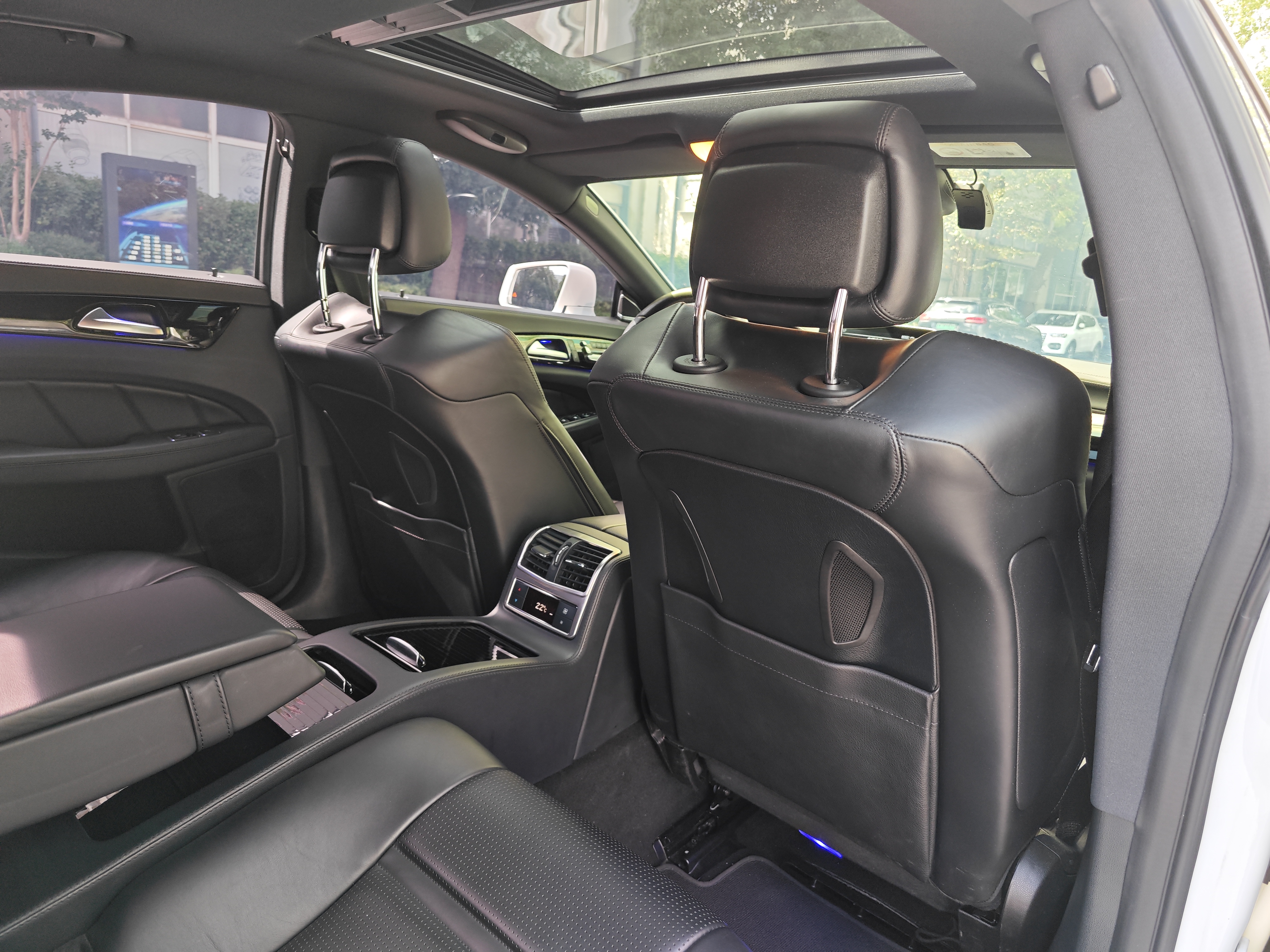 Mercedes-Benz CLS AMG 2016 car image #32