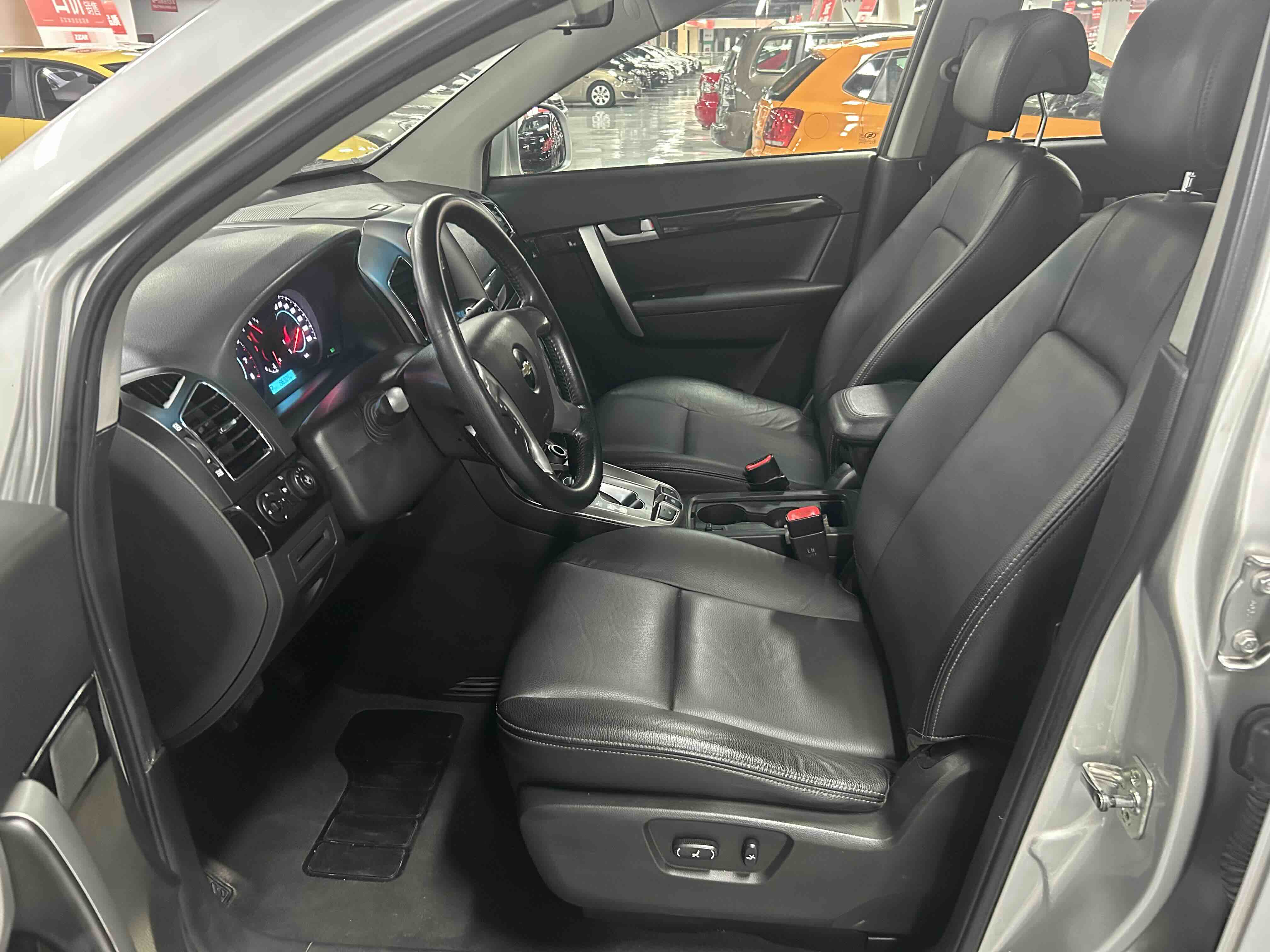 Chevrolet Captiva 2012 #32 Chevrolet Captiva 2012 car image #32