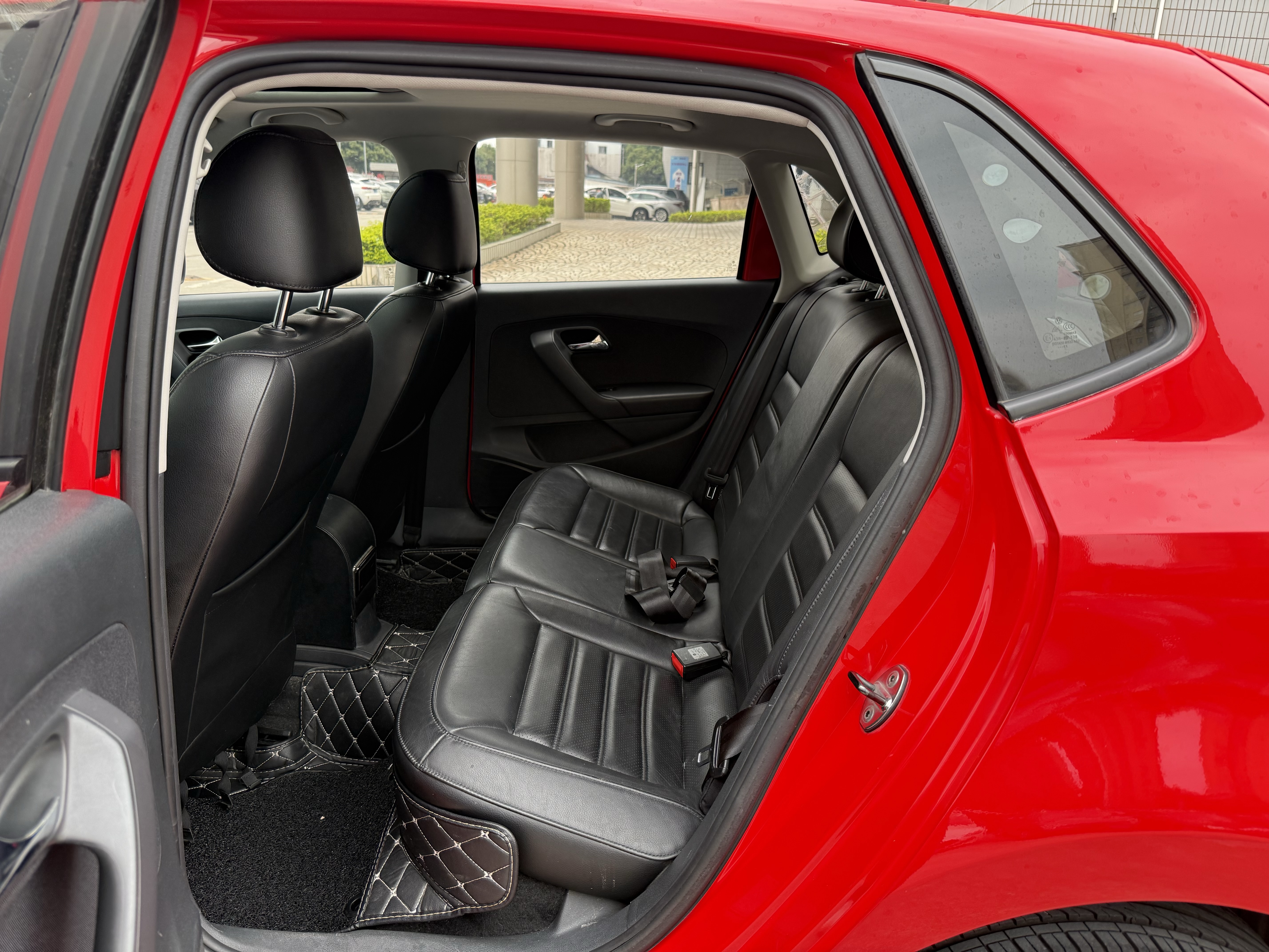 Volkswagen Polo 2011 #32 Volkswagen Polo 2011 car image #32