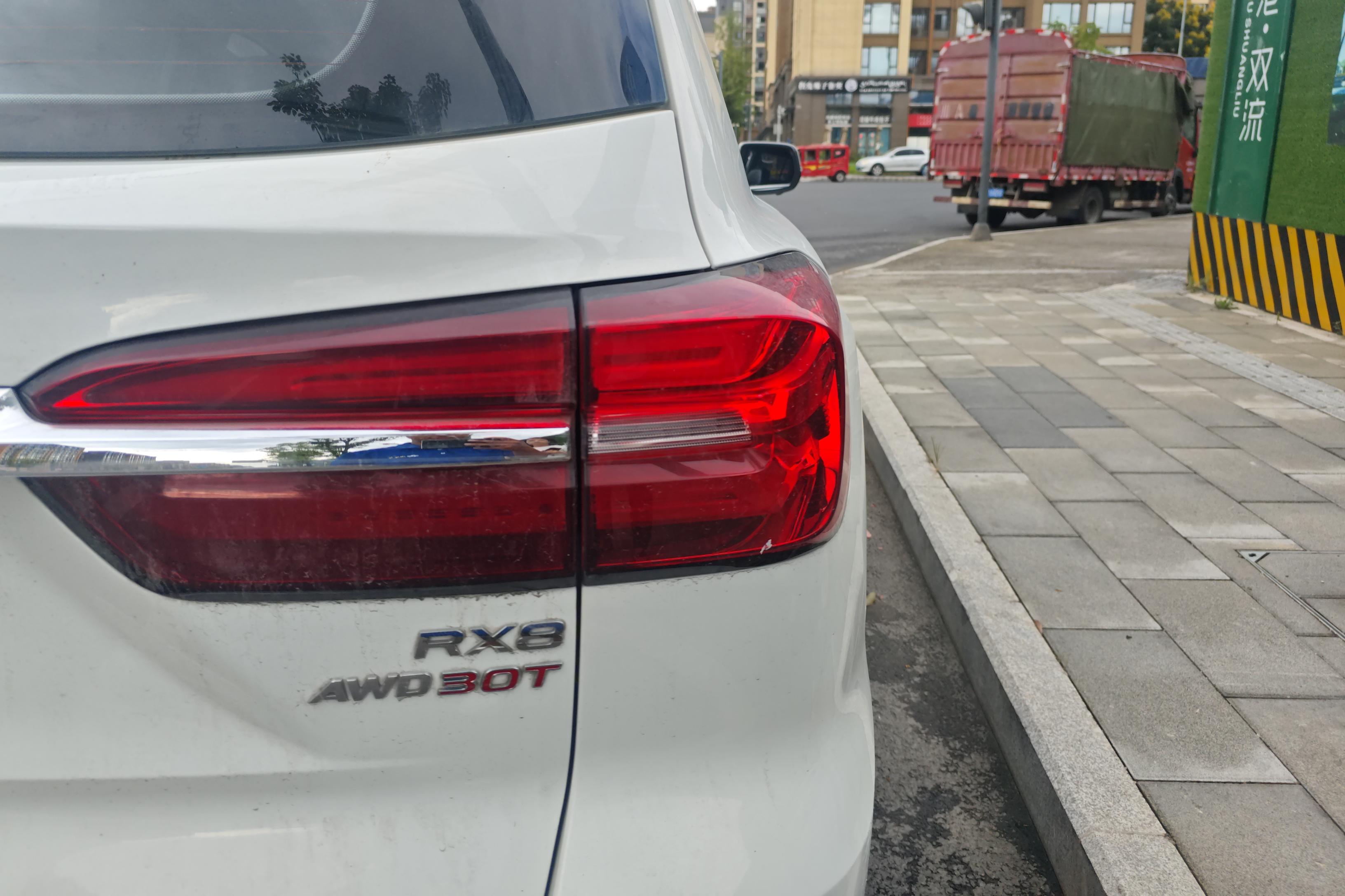 Roewe RX8 2018 изображение автомобиля #32