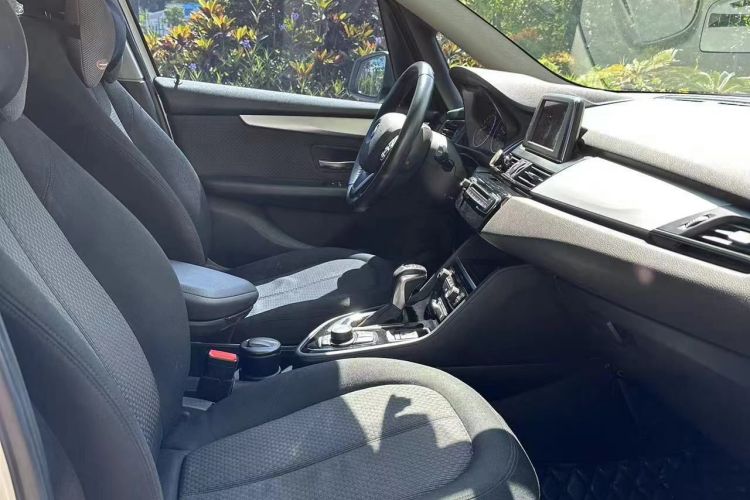 BMW 2 Series Gran Tourer 2015 car image #32