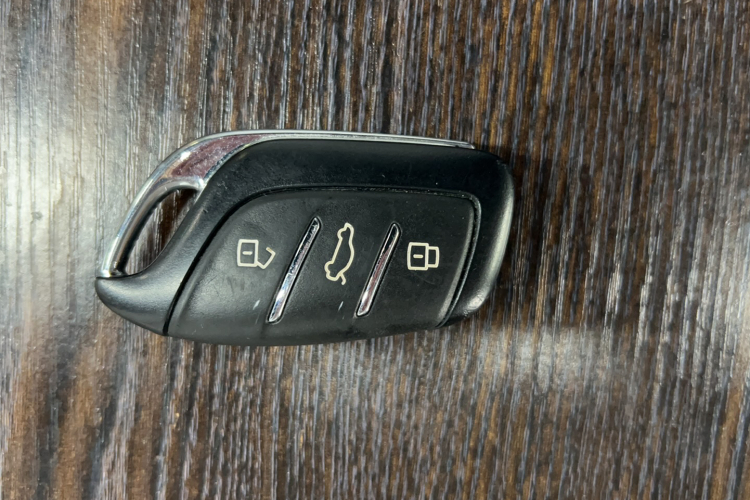 Roewe D5X DMH 2025 imagem de carro #32