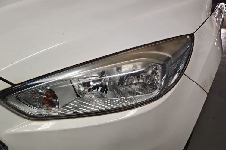 Ford Focus 2018 car image #32