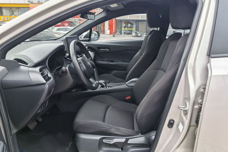 Toyota C-HR EV 2021 immagine di auto #32