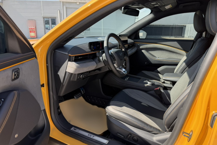 Ford Mustang Mach-E 2023 car image #32