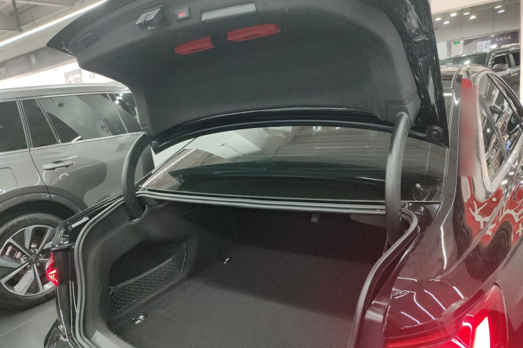 Audi A6 2021 car image #32