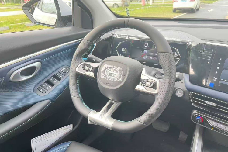 GAC Trumpchi GS3 2025 #32 GAC Trumpchi GS3 2025 car image #32