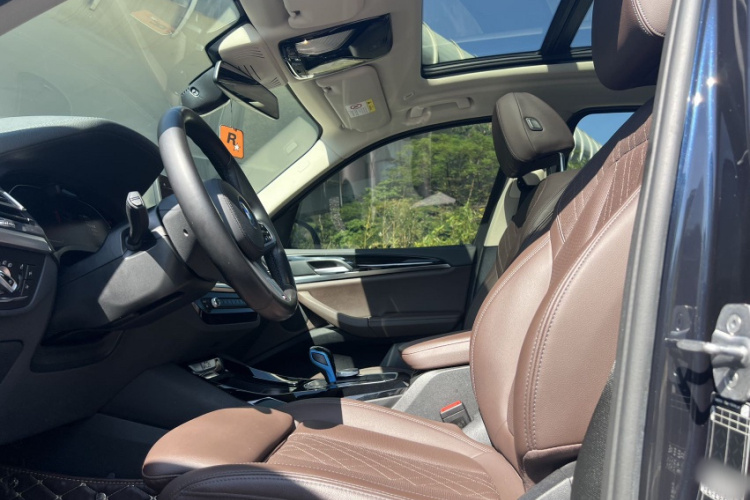 BMW iX3 2022 car image #32