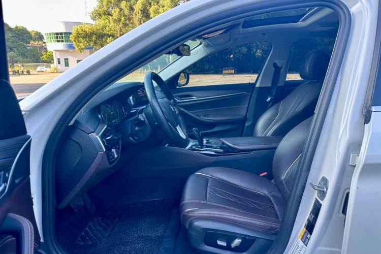 BMW M5 New Energy 2019 car image #32