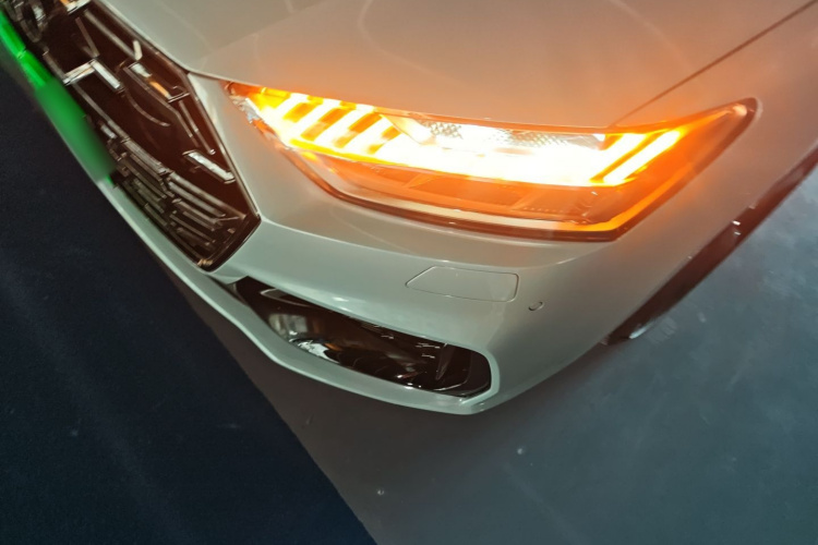Audi A7L 2024 immagine di auto #32