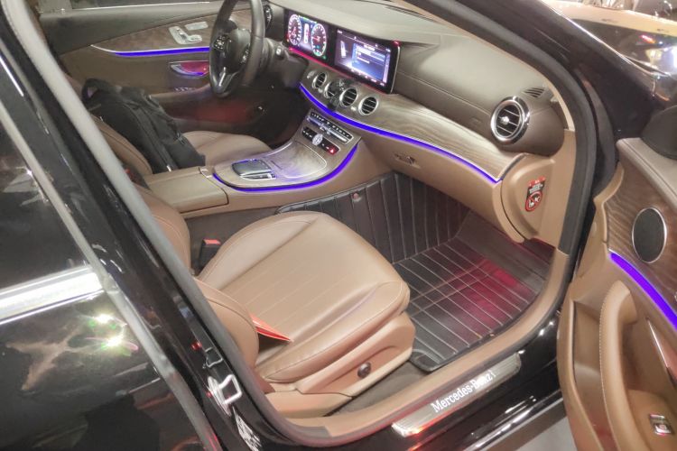 Mercedes-Benz E Class New Energy 2020 car image #32