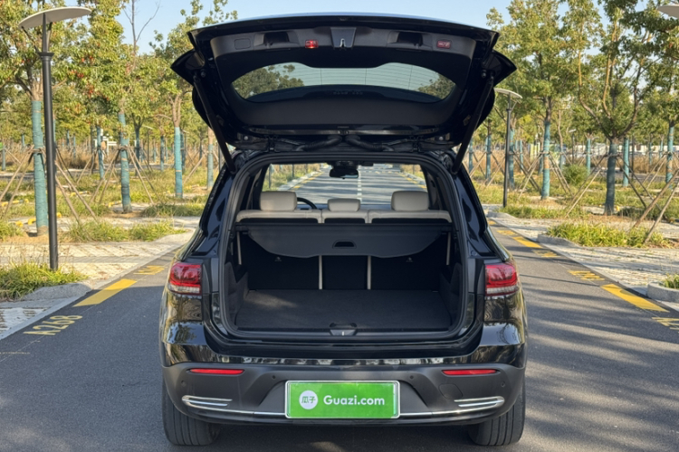 Mercedes-Benz EQB Class 2023 immagine di auto #32