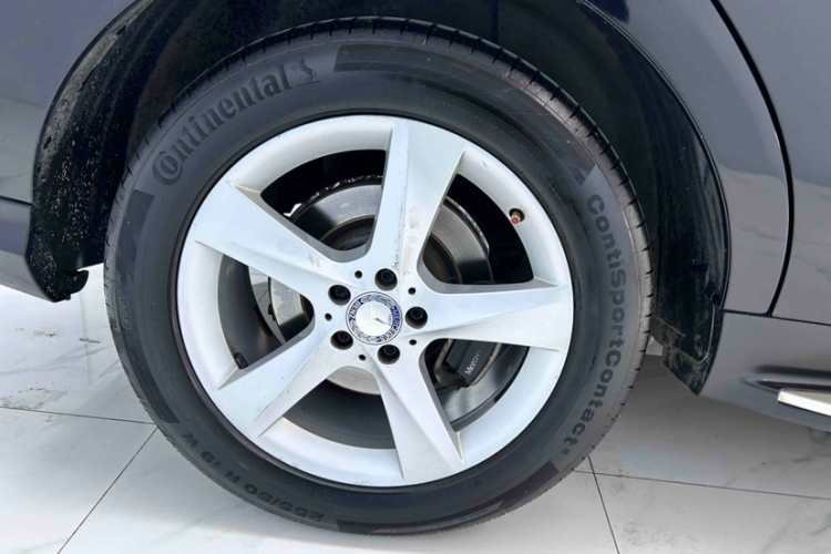 Mercedes-Benz M Class 2015 car image #32