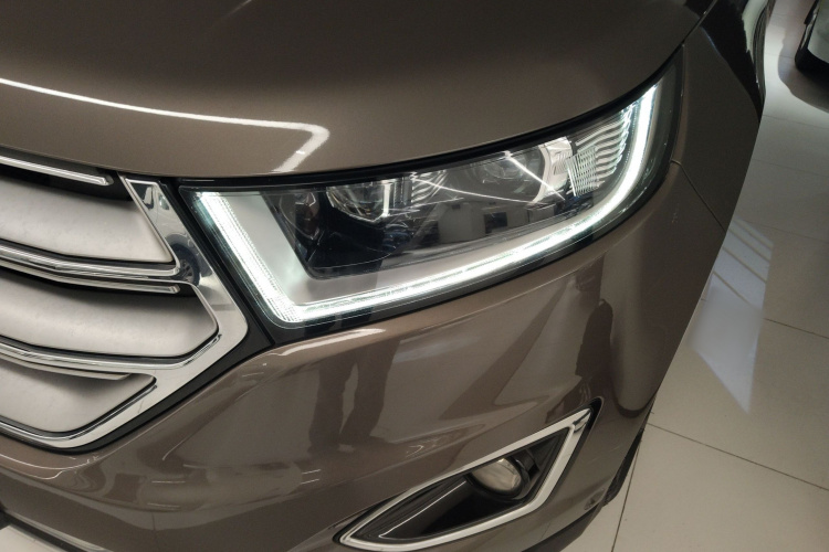 Ford Edge 2017 صورة سيارة #32