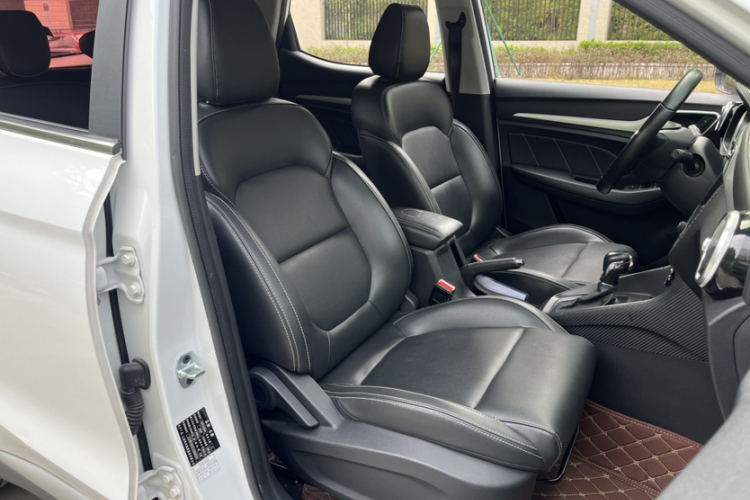 MG ZS 2018 car image #32