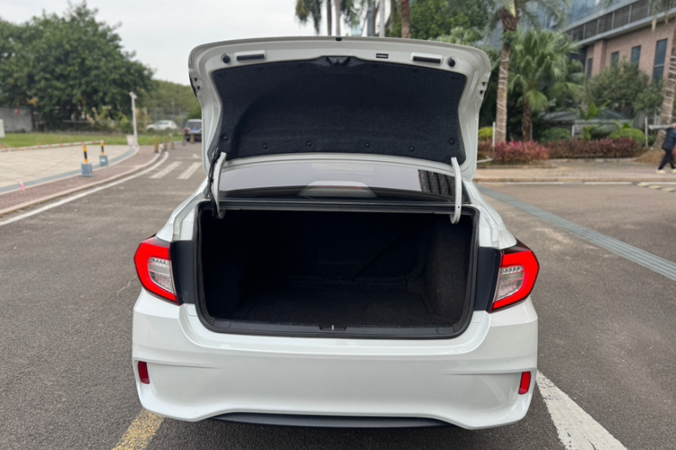 Honda Envix 2019 صورة سيارة #32