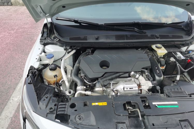 Peugeot 408 2025 car image #32