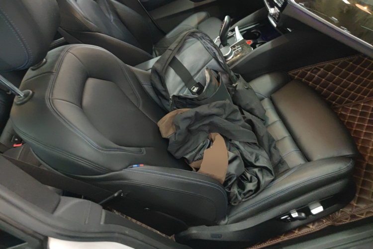 BMW 6 Series GT 2019 car image #32